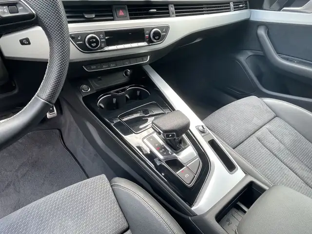 Audi A4 view 15