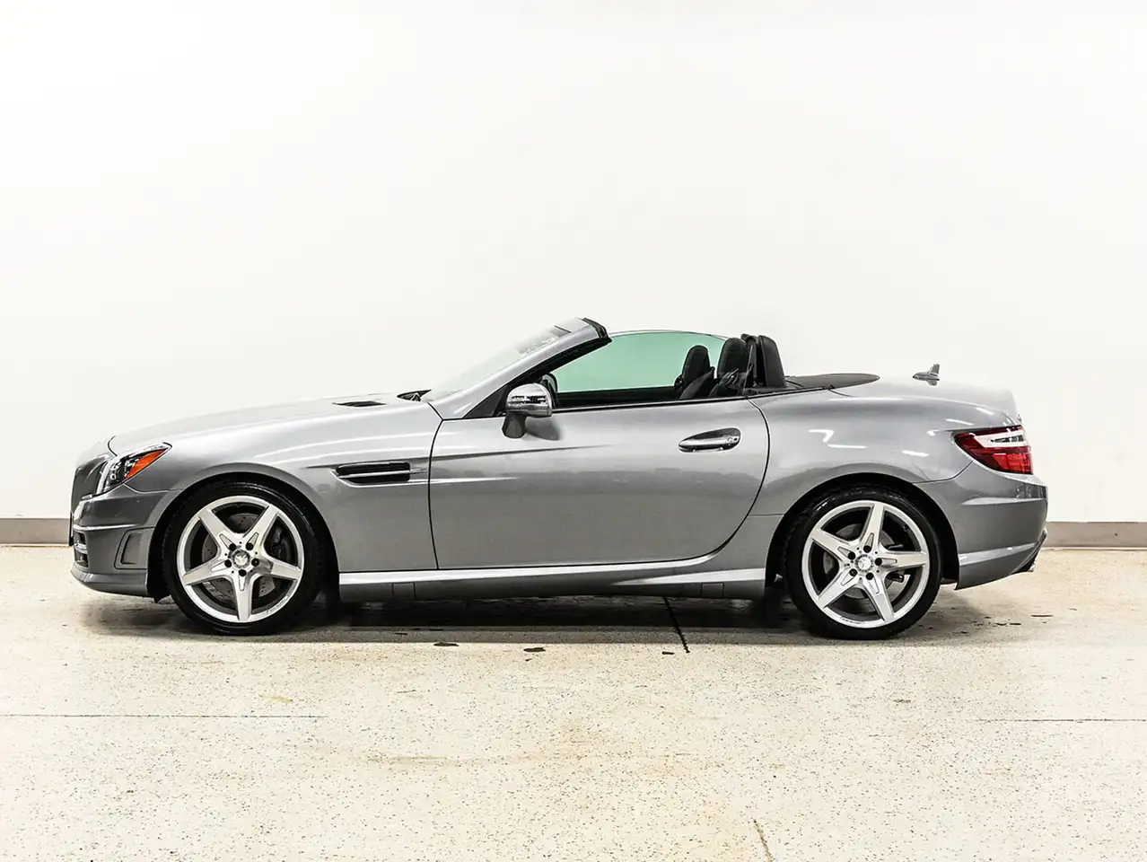 Mercedes-Benz SLK снимка Mercedes-Benz SLK