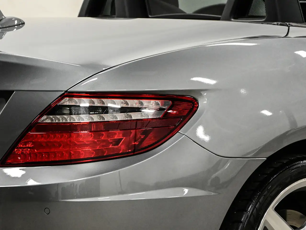 Mercedes-Benz SLK снимка Mercedes-Benz SLK