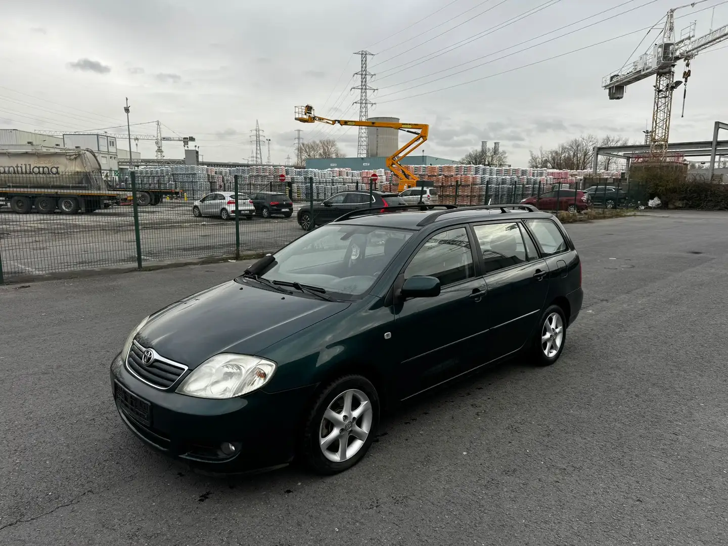 Toyota Corolla 2.0 D4D AIRCO DIGITAL JANTE ALUMINIUM Sol Pack Grün - 1