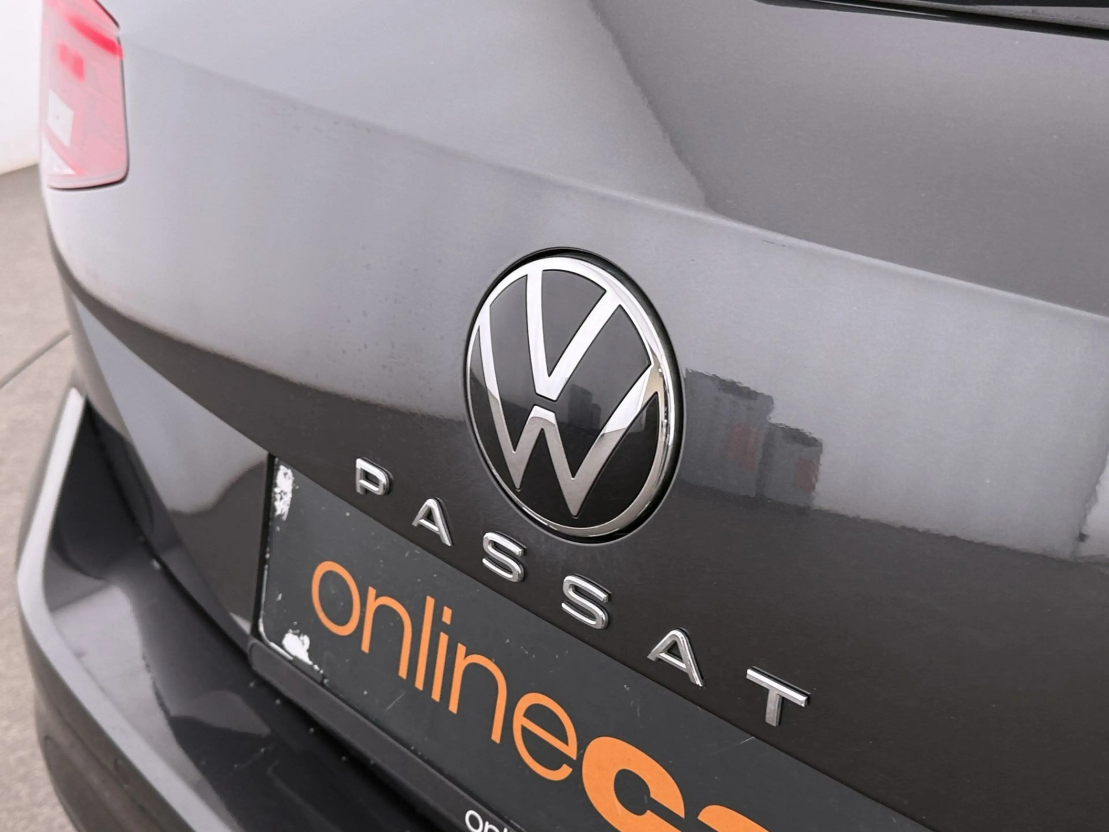 Volkswagen Passat Variant 2.0 TDI Business Aut LED AHK RADAR — photo 11