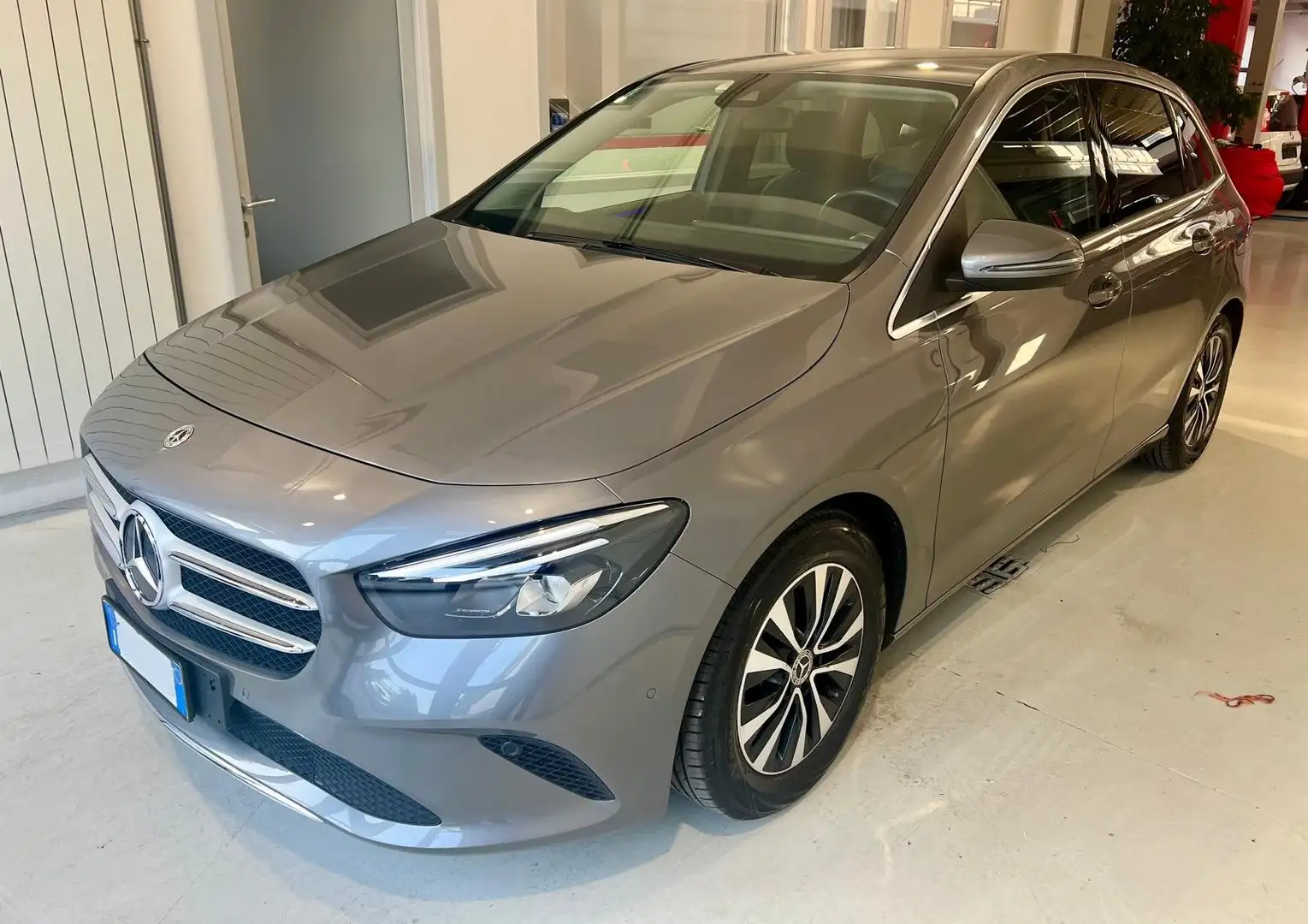 Mercedes-Benz B 180 B 180 Sport Plus auto Grigio - 1
