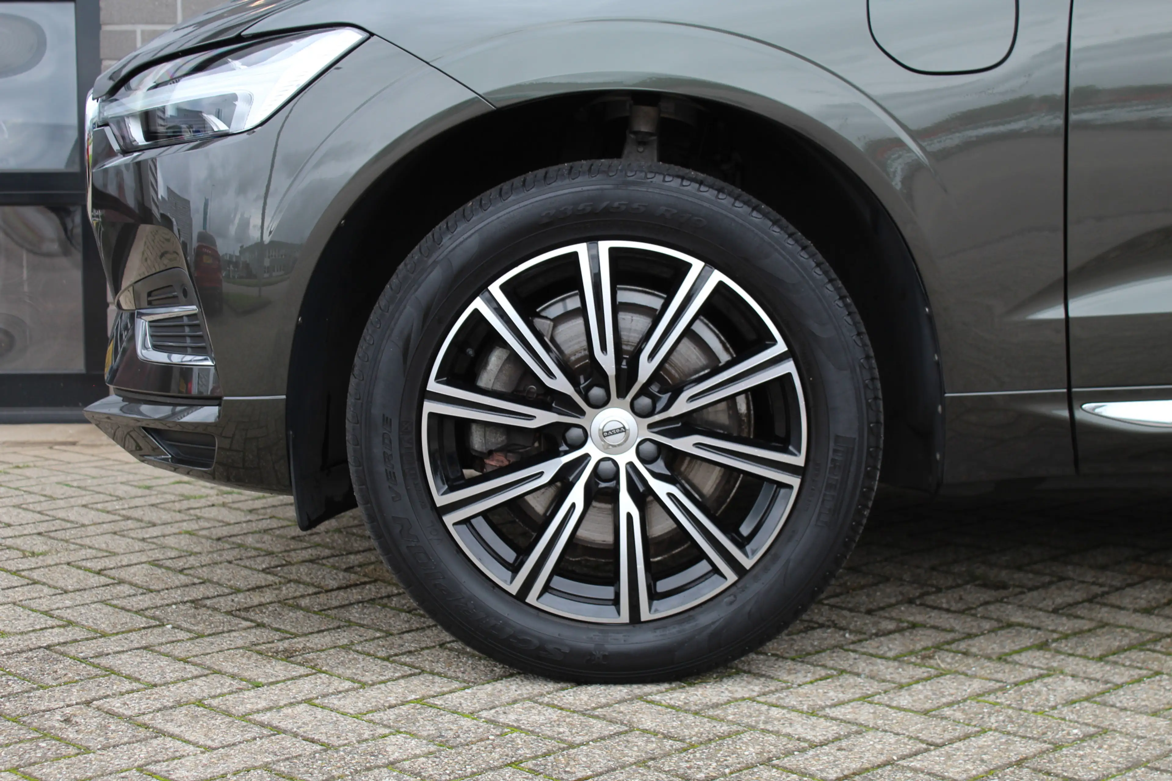 Volvo XC60 2.0 T8 Twin Engine AWD Inscription / HUD / Panoram — photo 20