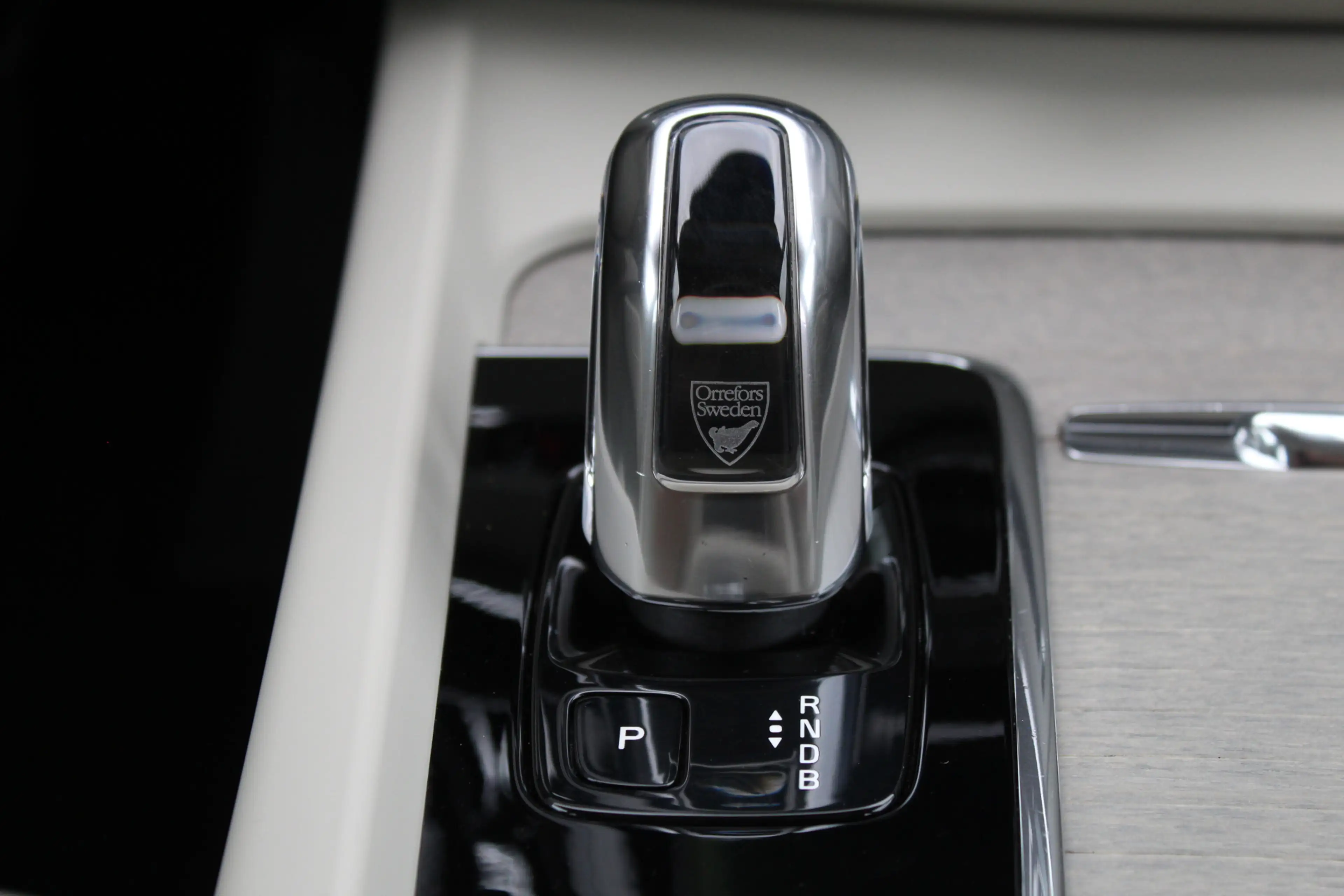 Volvo XC60 2.0 T8 Twin Engine AWD Inscription / HUD / Panoram — photo 15