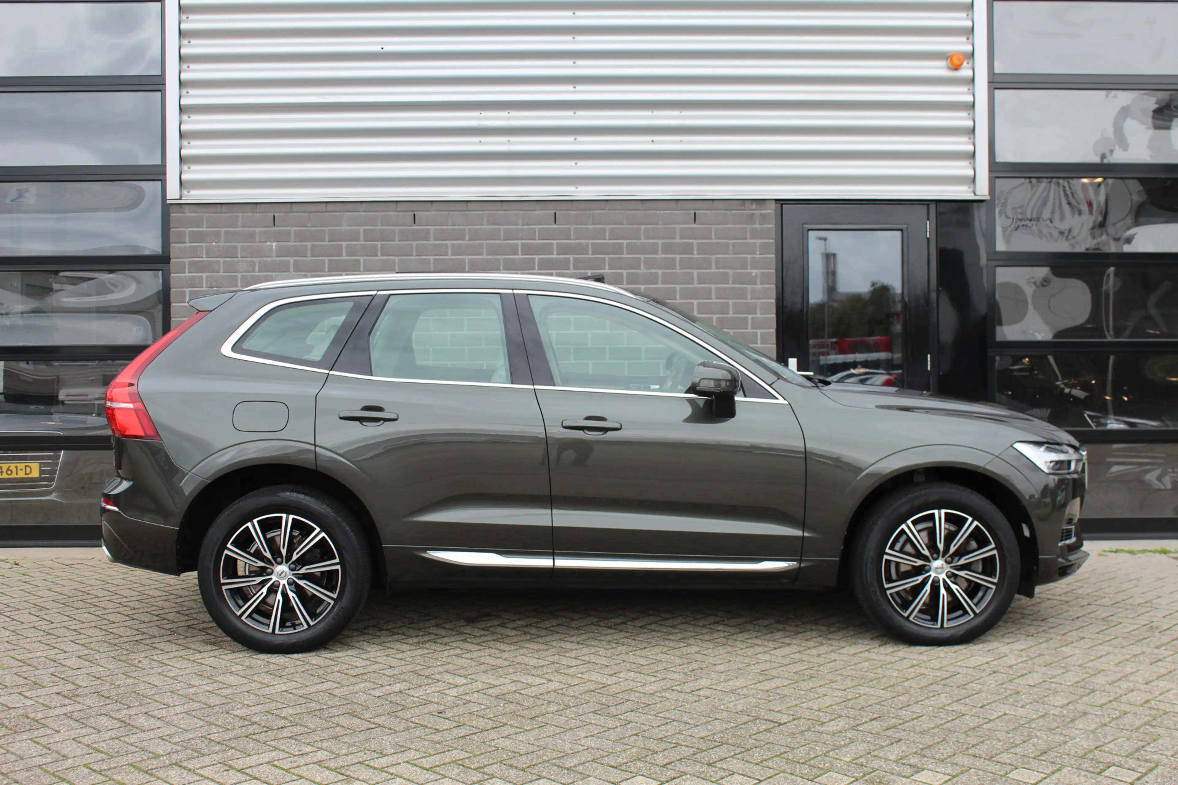 Volvo XC60 2.0 T8 Twin Engine AWD Inscription / HUD / Panoram — photo 19