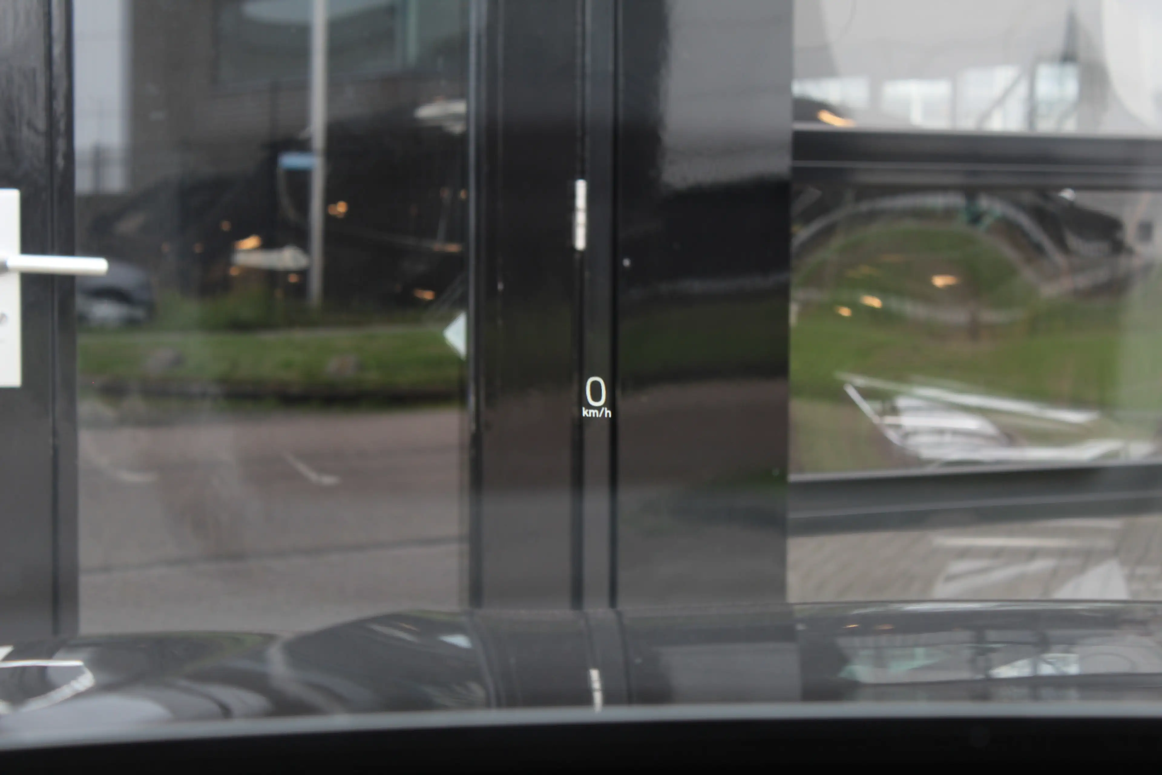 Volvo XC60 2.0 T8 Twin Engine AWD Inscription / HUD / Panoram — photo 25