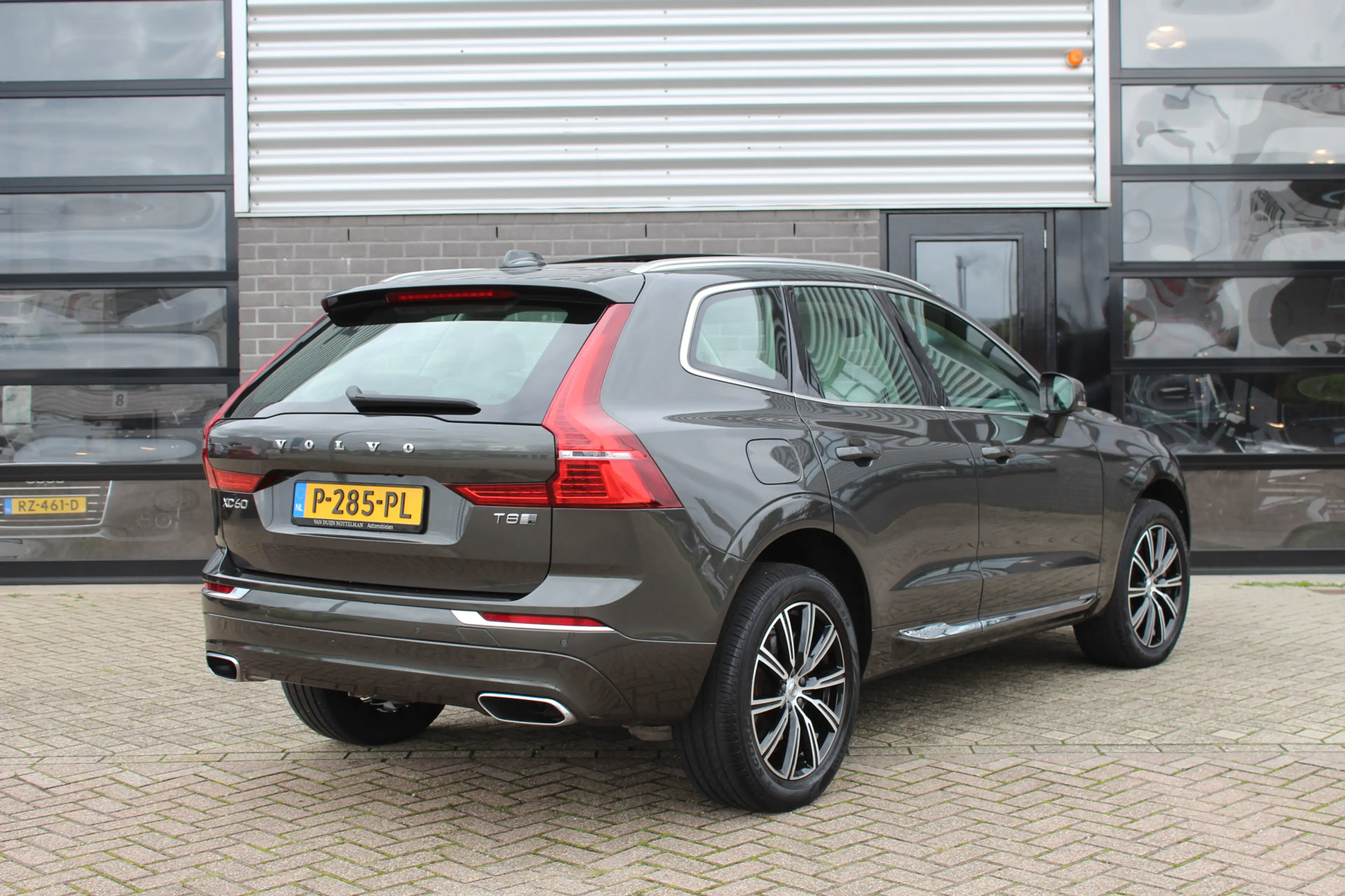 Volvo XC60 2.0 T8 Twin Engine AWD Inscription / HUD / Panoram — photo 3