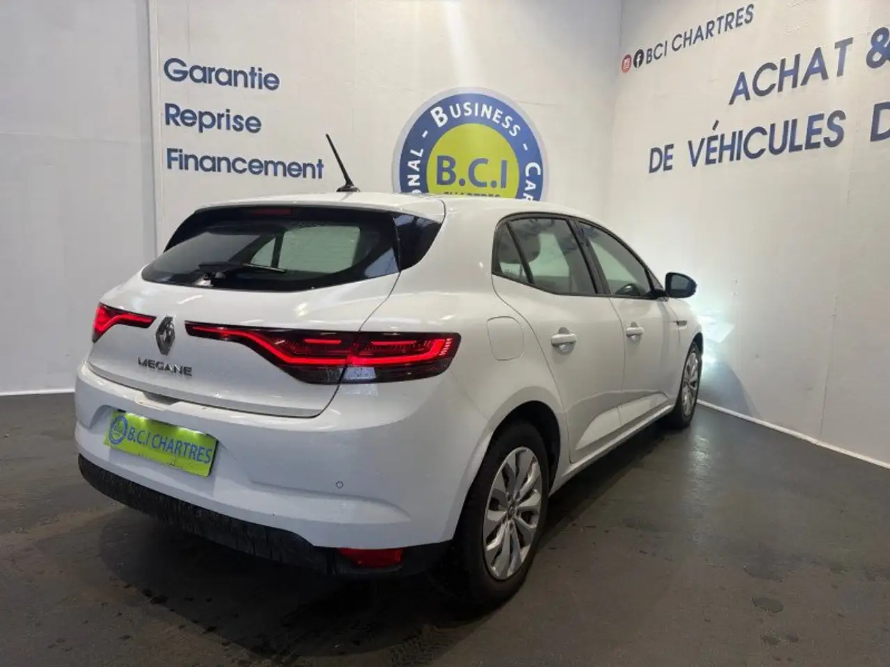 Renault Megane Berline — photo 7