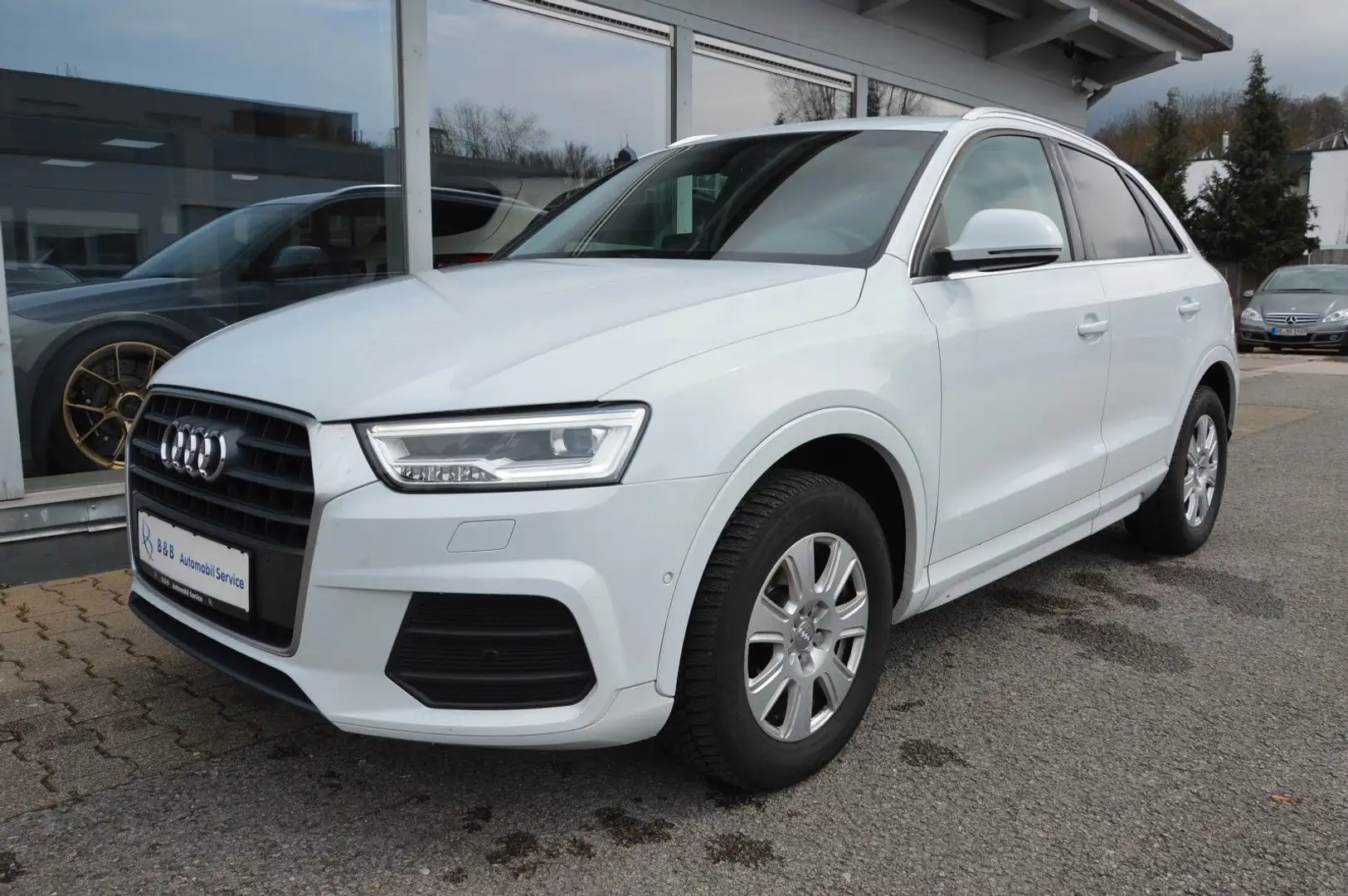 Audi Q3 sport quattro*AUTOMATIK*NAVI*PDC*SHZ*CAM*KEYL Weiß - 1