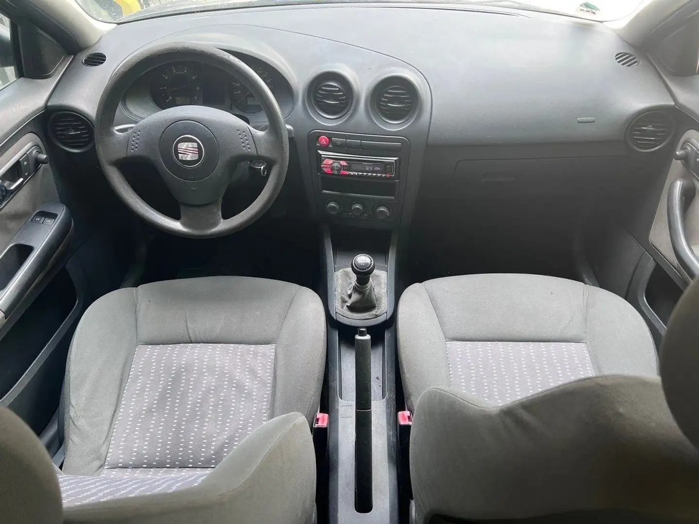 SEAT Ibiza 1.4 i 75cv 1ère Main Gris - 2