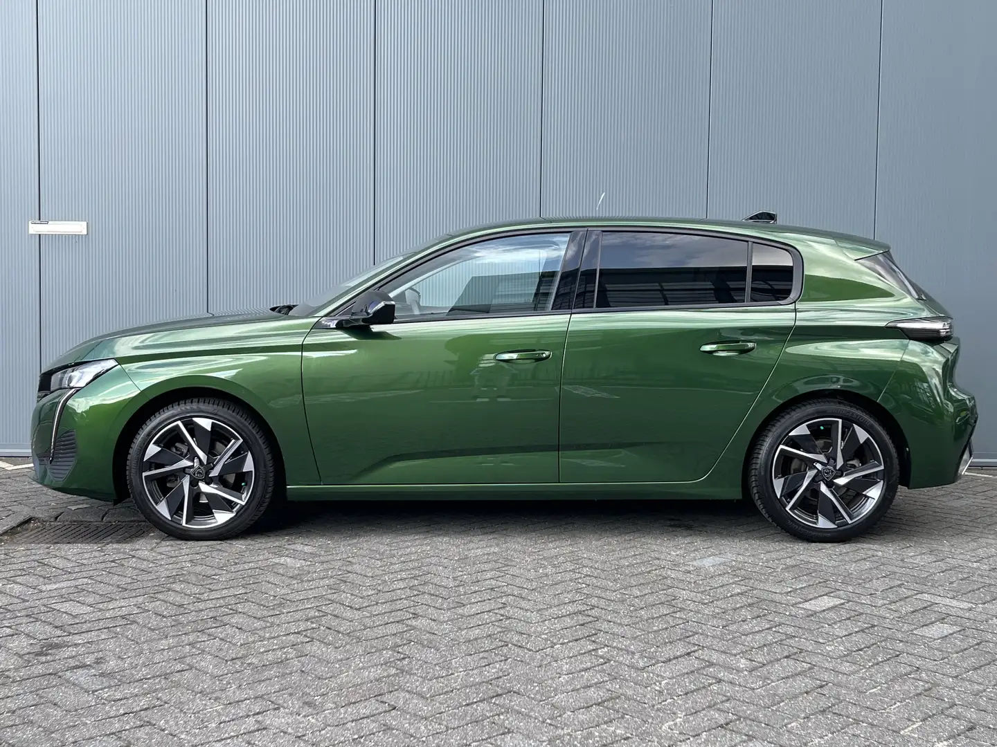 Peugeot 308 1.2 130pk PureTech Allure Pack Business Automaat | Groen - 2
