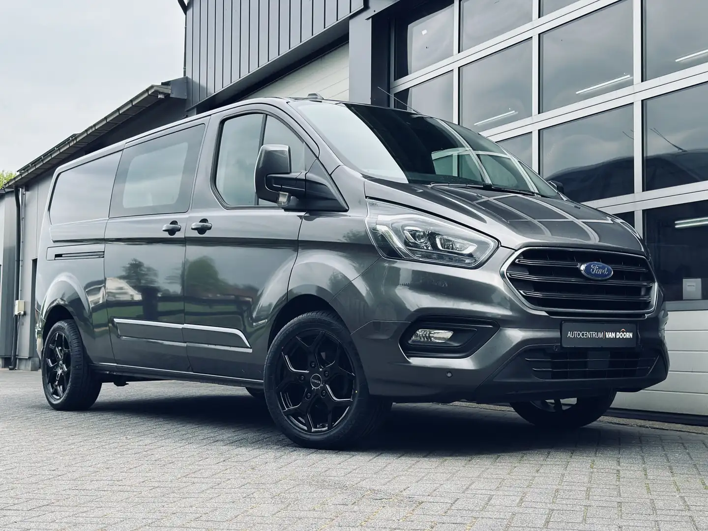 Ford Transit Custom 300 2.0 TDCI 170pk | Automaat | L2 | Dubbel Cabine Gris - 1