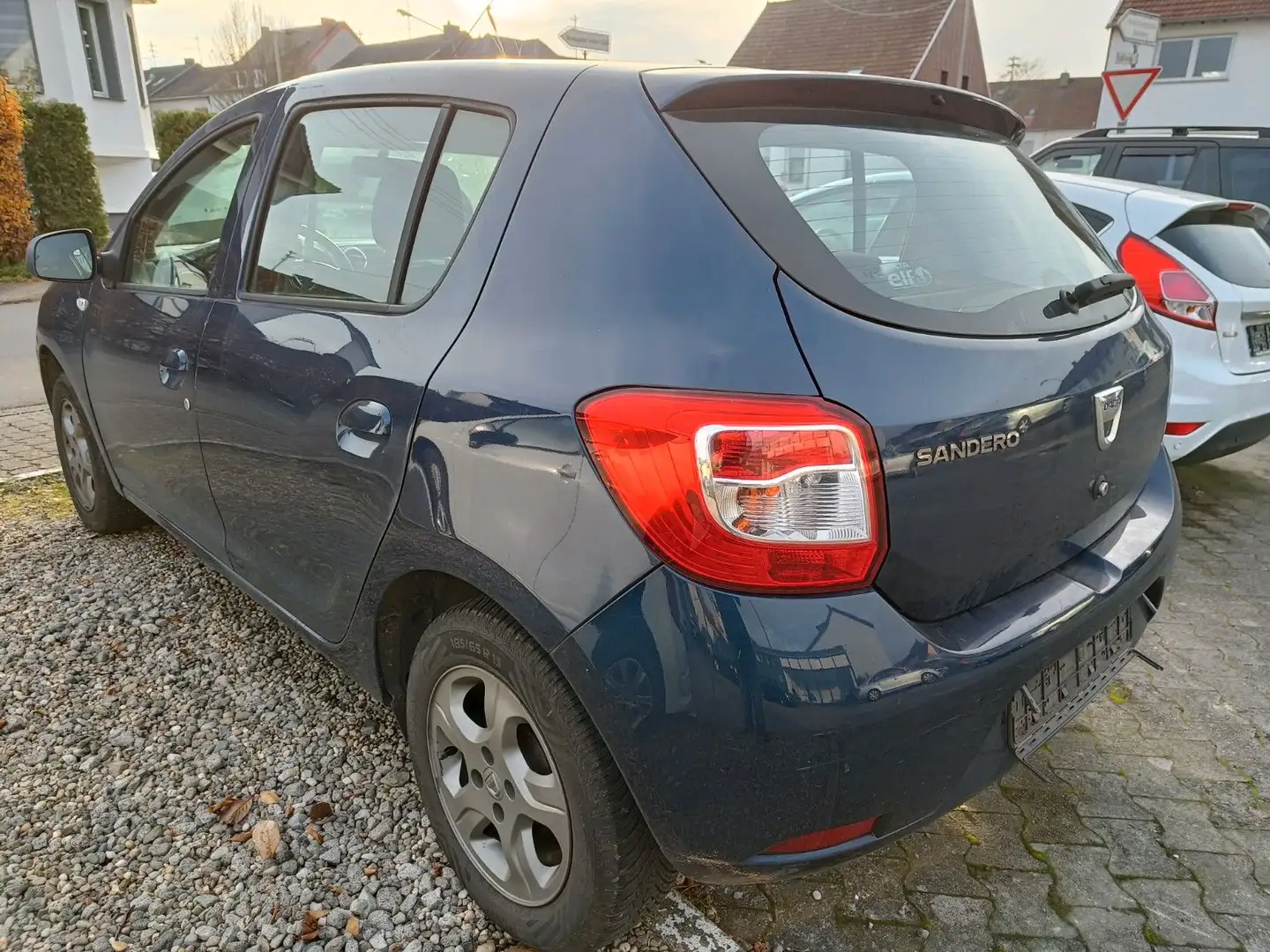 Dacia Sandero II Celebration Blau - 2
