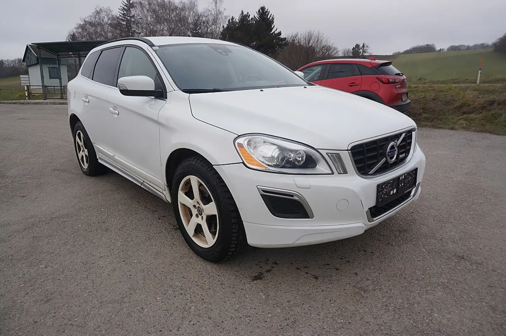 Volvo XC60 D5 AWD R-Design Geartronic Weiß - 2