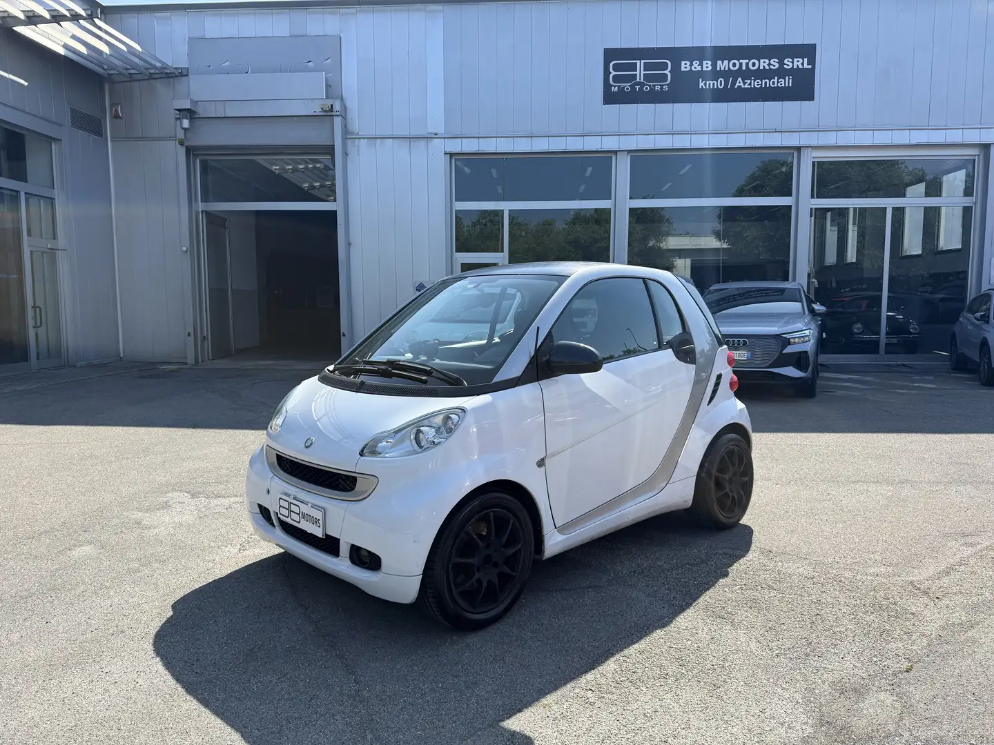 smart forTwo Fortwo II 2007 1.0 mhd Passion 71cv FL Wit - 1