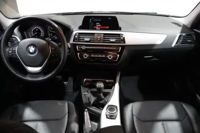 BMW 1 Series view 10