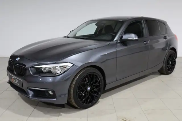 BMW 1 Series view 5