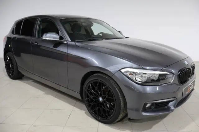 BMW 1 Series view 2