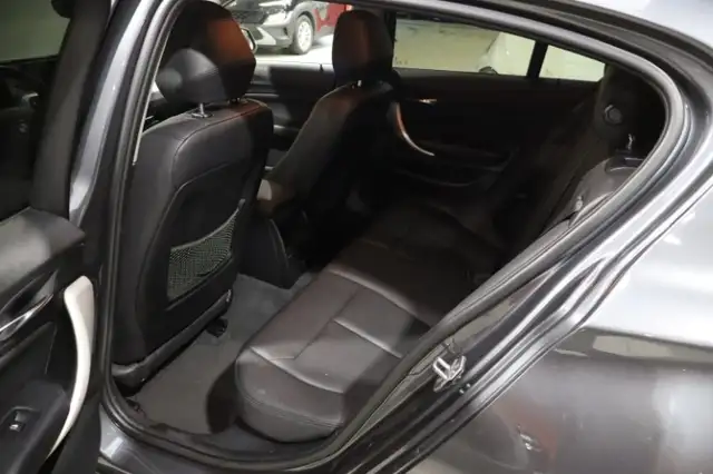 BMW 1 Series view 9