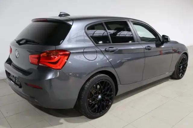 BMW 1 Series view 7