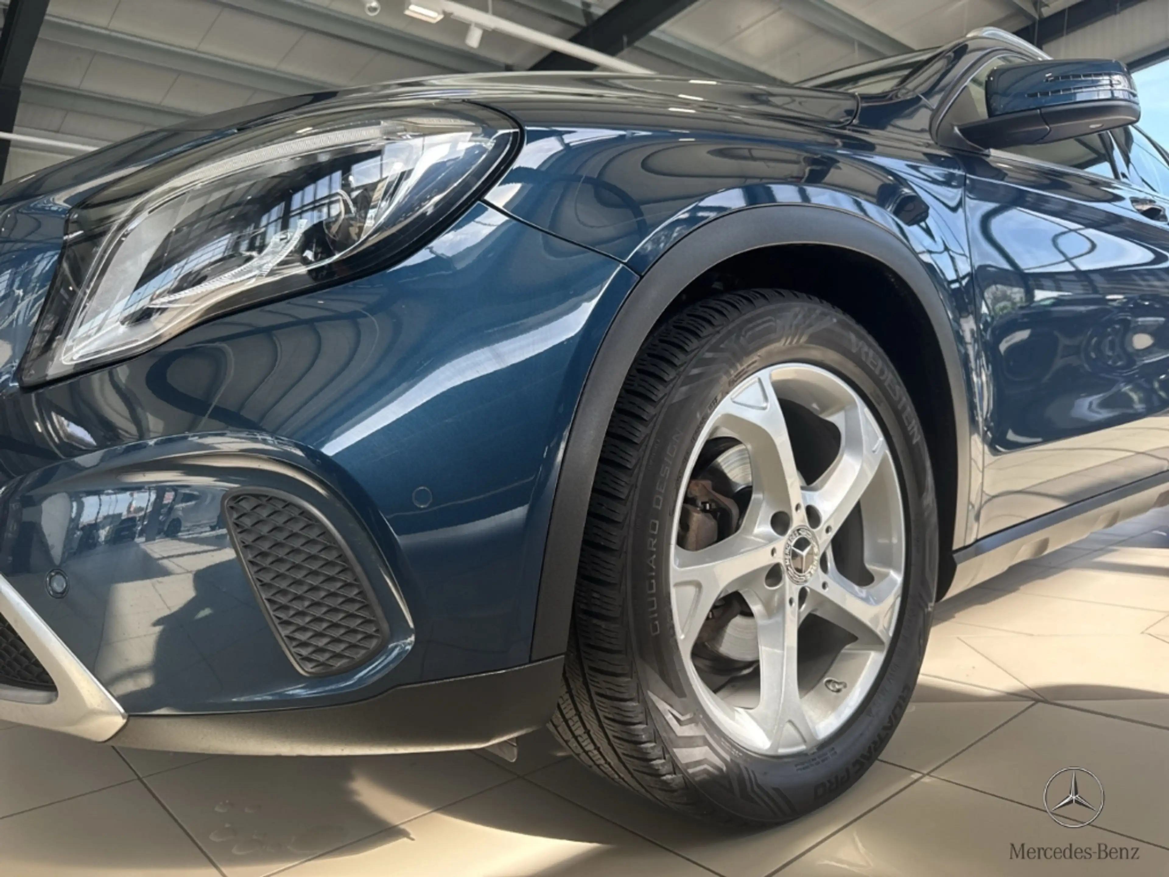 Mercedes-Benz GLA 200 Urban DCT StandHZG Panodach Navi LED El. Heckklapp — photo 6