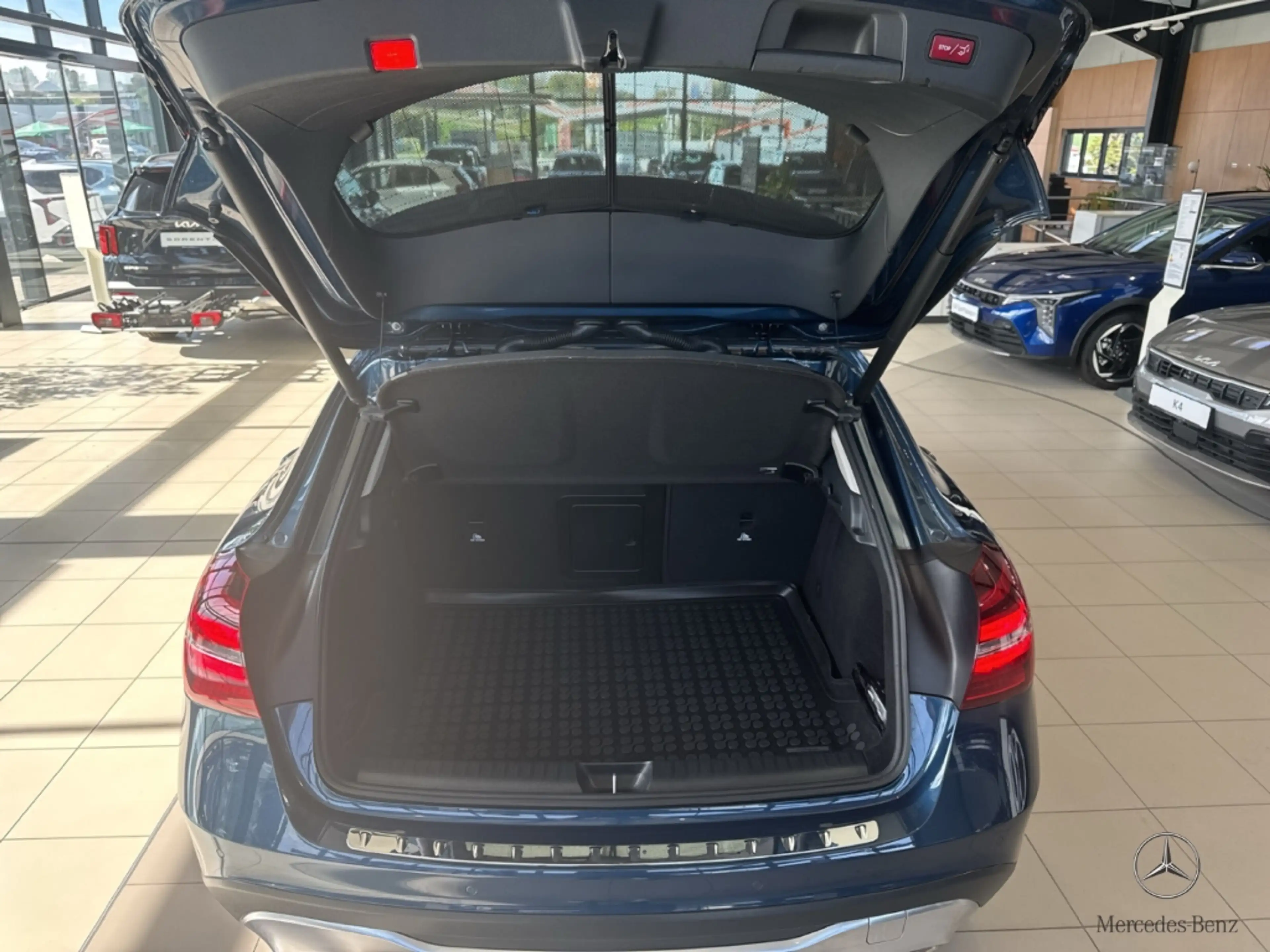 Mercedes-Benz GLA 200 Urban DCT StandHZG Panodach Navi LED El. Heckklapp — photo 7