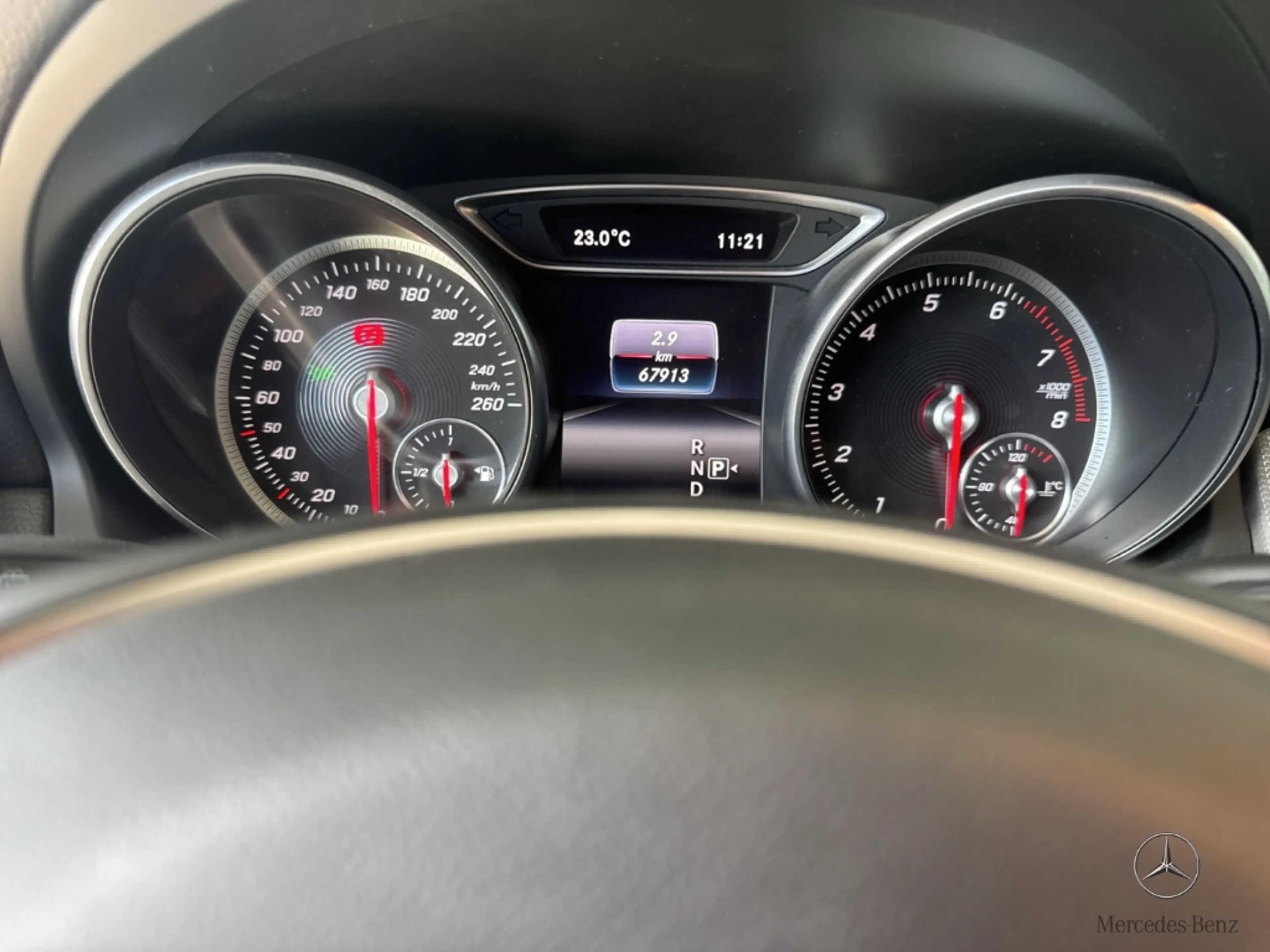 Mercedes-Benz GLA 200 Urban DCT StandHZG Panodach Navi LED El. Heckklapp — photo 14