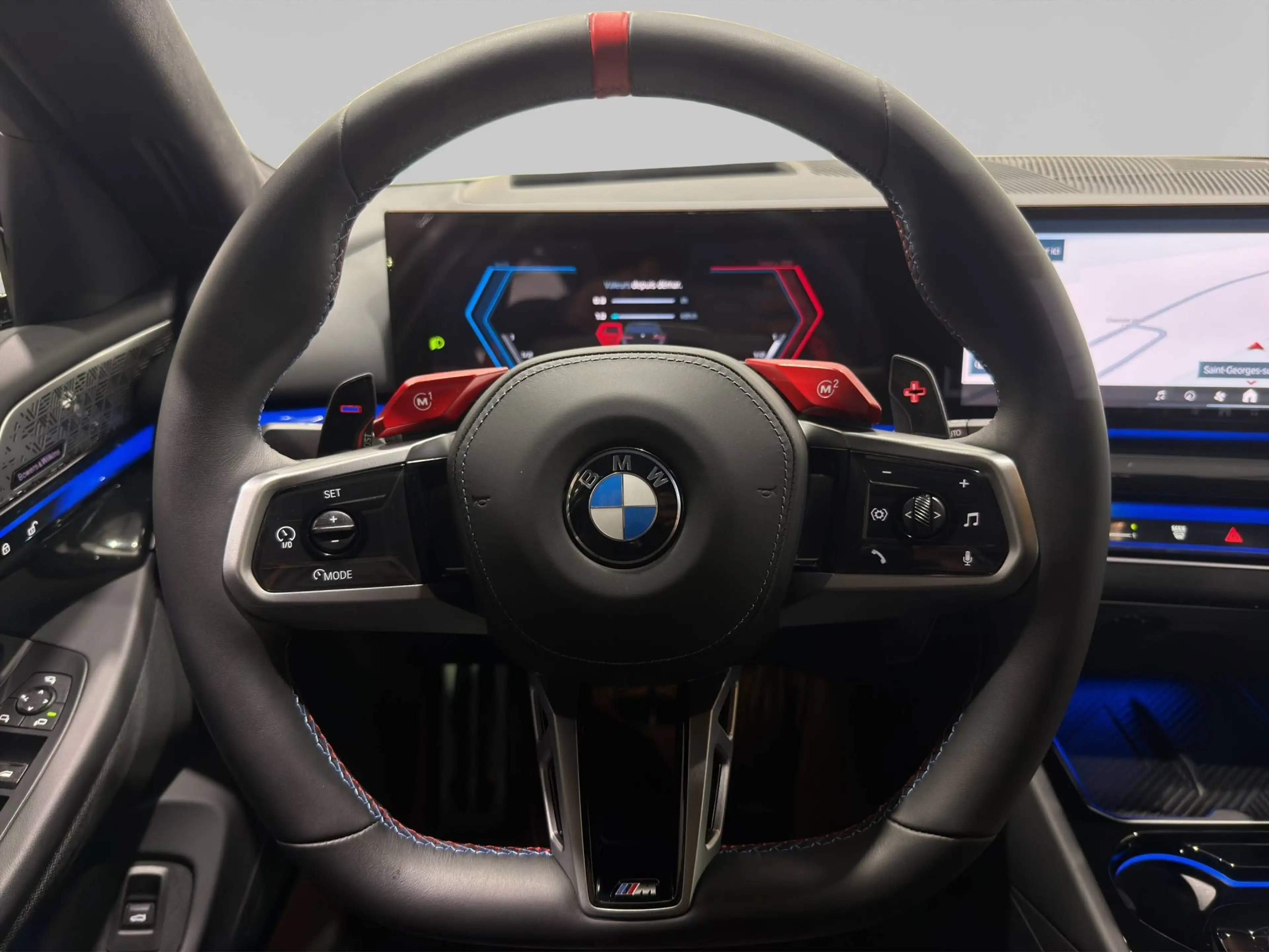 BMW M5 TOURING G99 ***M CARBON CERAMIC BREAKS*SUNROOF*BOWERS&WILKINS*LEATHER SEATS MERINO*** — photo 13