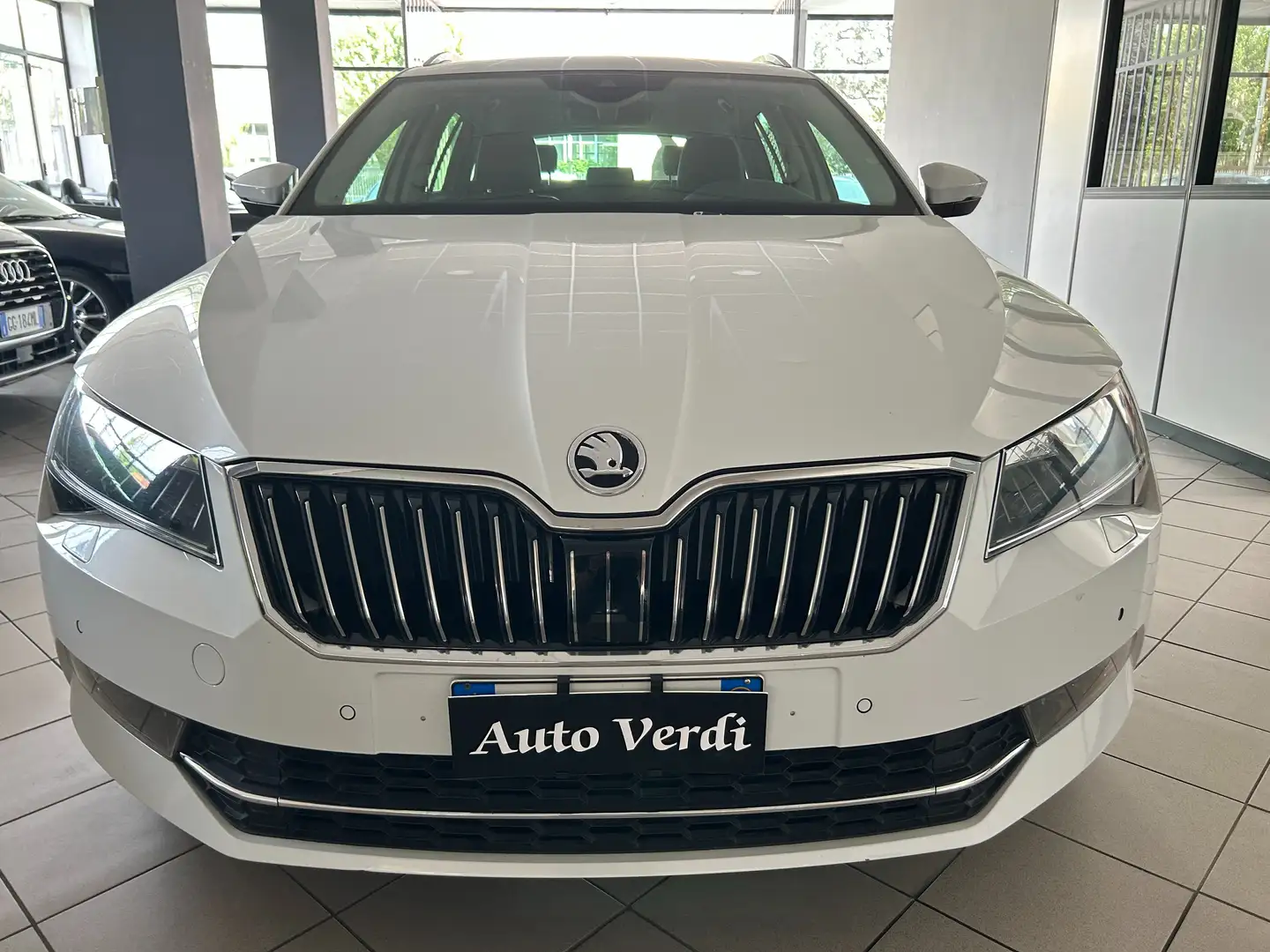 Skoda Superb Superb Wagon 2.0 tdi Executive 150cv dsg White - 2