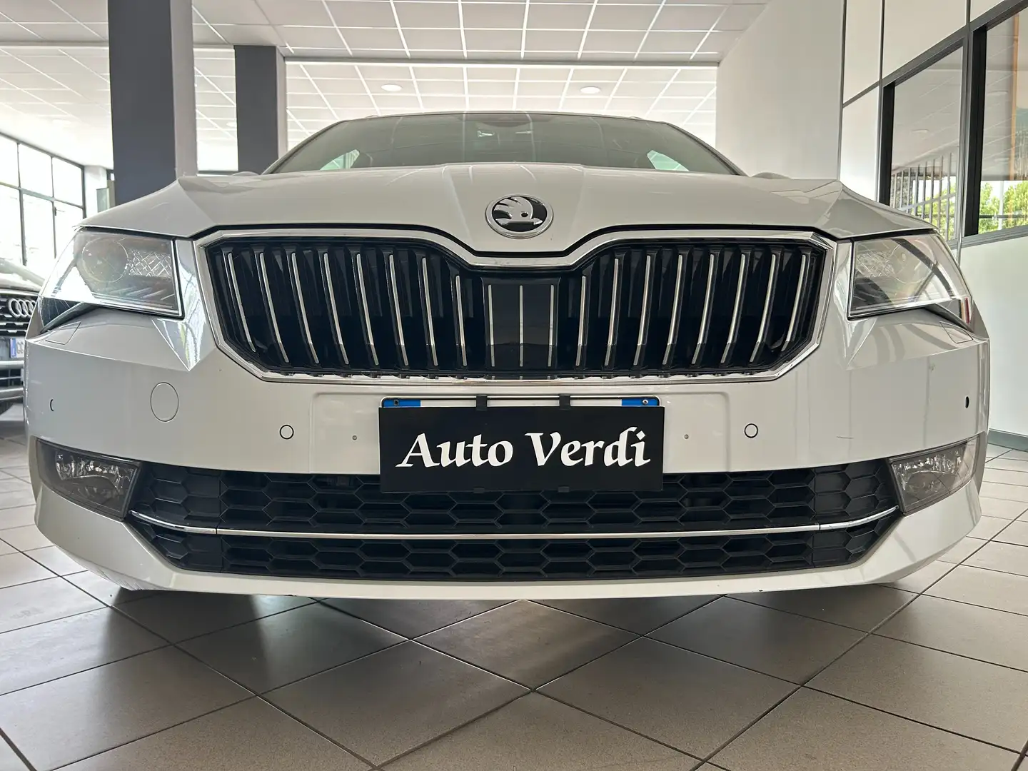 Skoda Superb Superb Wagon 2.0 tdi Executive 150cv dsg White - 1