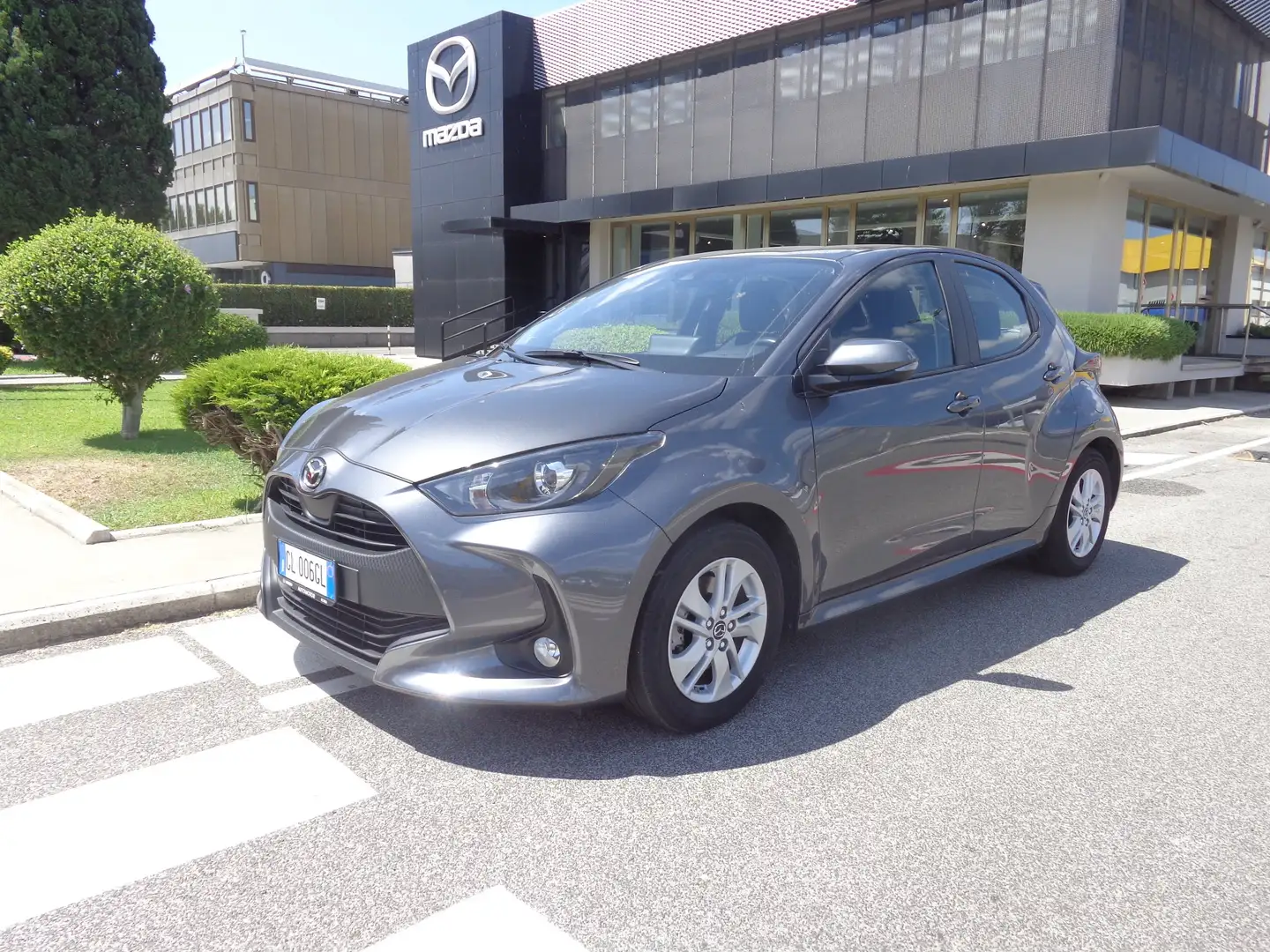 Mazda 2 2 IV 2022 1.5 vvt full hybrid electric Agile e-cvt Grigio - 1
