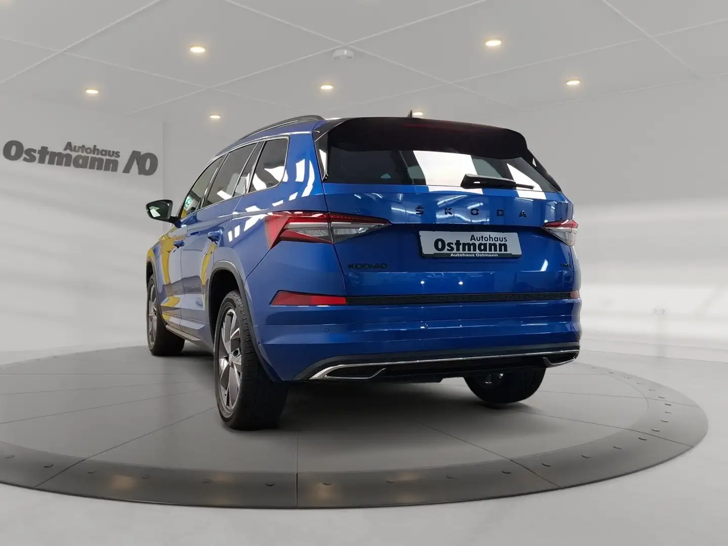 Skoda Kodiaq 2.0 TDI Sportline LED AHK 4xSHZ RFK Pano Blau - 2