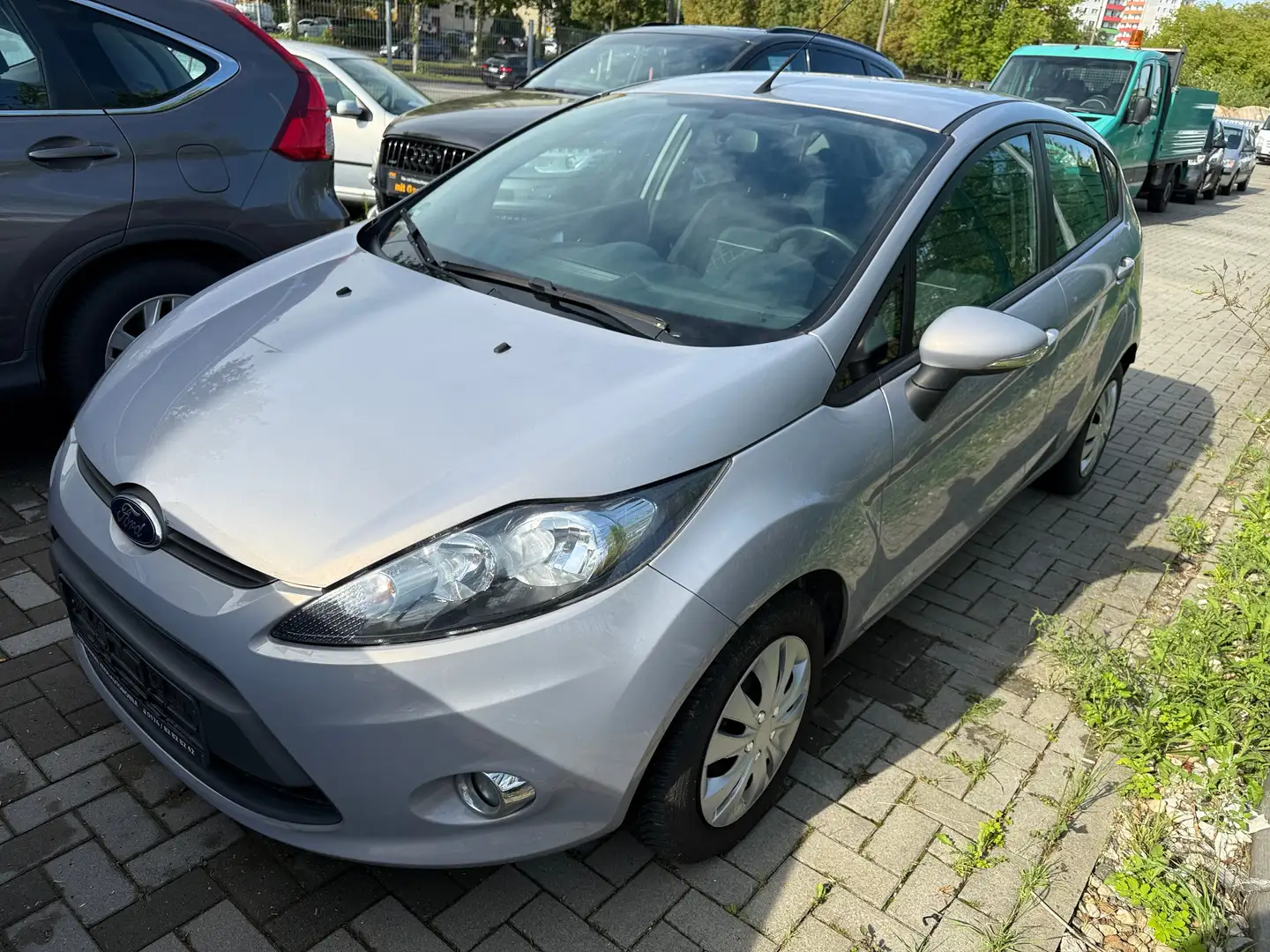 Ford Fiesta Trend FINANZIERUNG HIER MÖGLICH Grau - 2