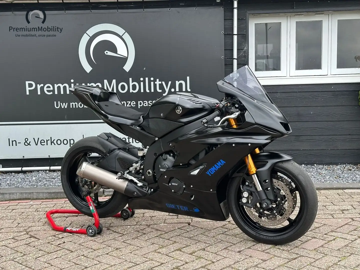 Yamaha YZF-R6 Noir - 1