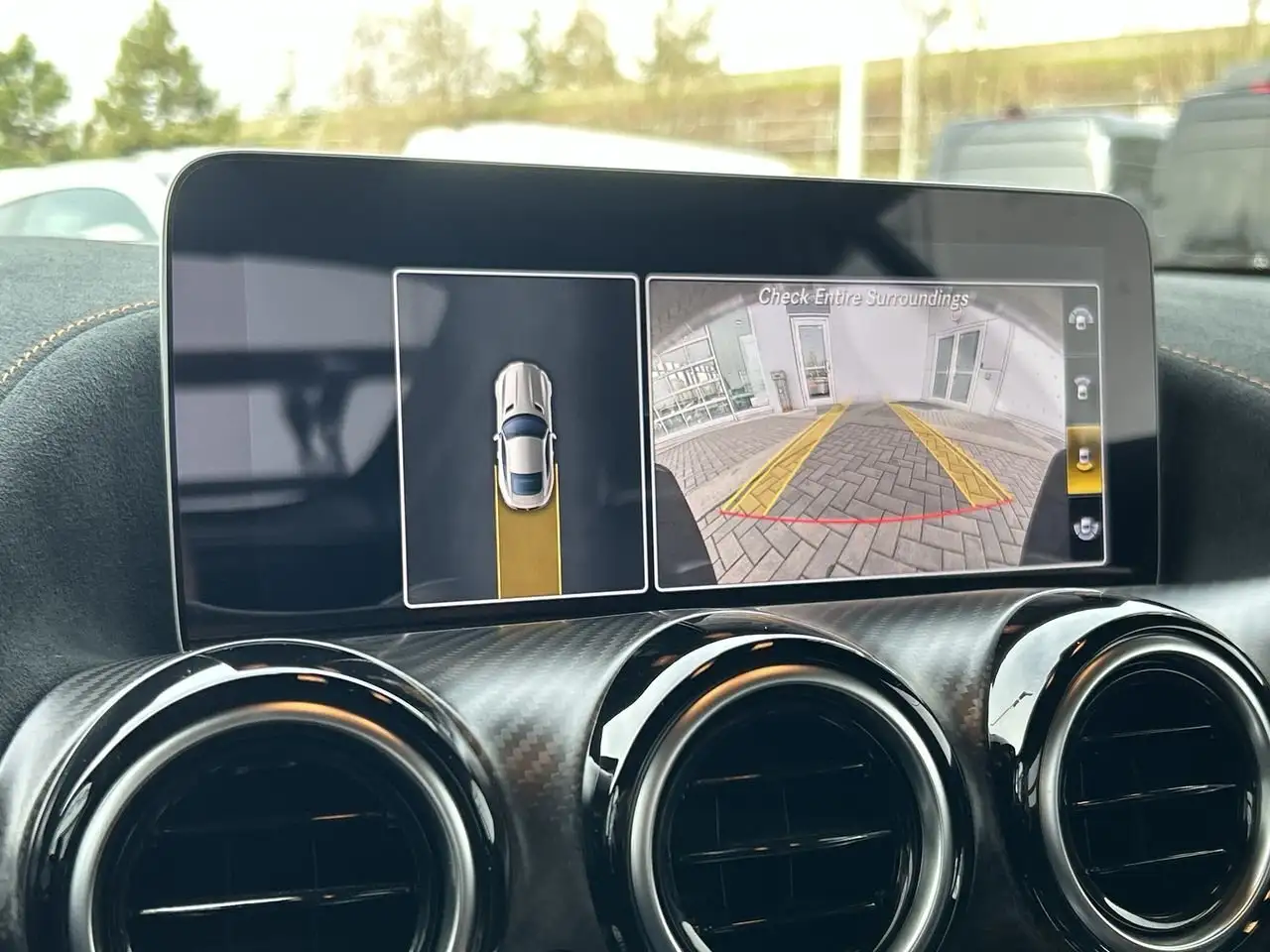 Mercedes-Benz AMG GT снимка Mercedes-Benz AMG GT