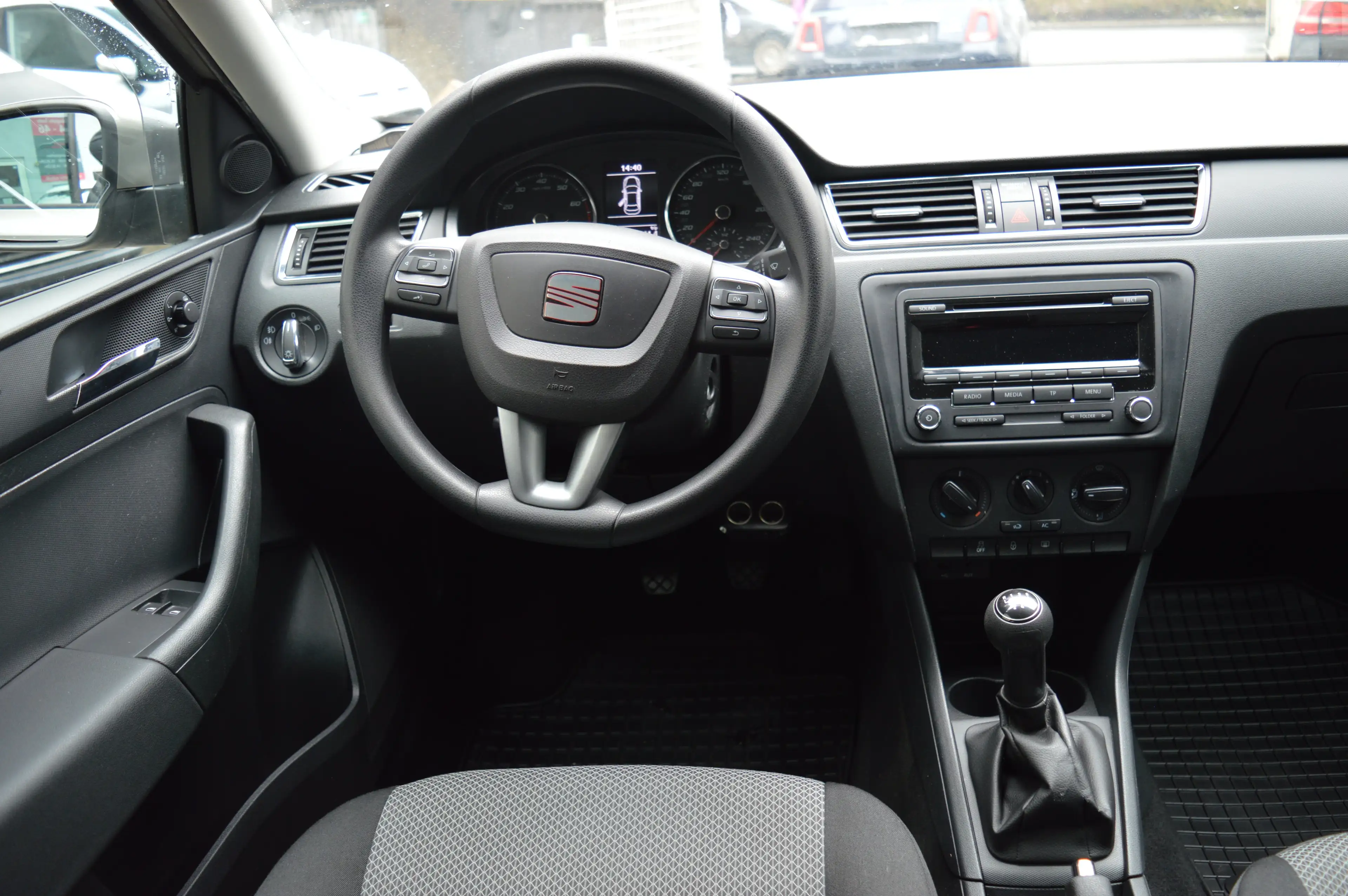 SEAT Toledo Toledo 1.2 TSI (Ecomotive) Start *PDC*Tempomat* — photo 10