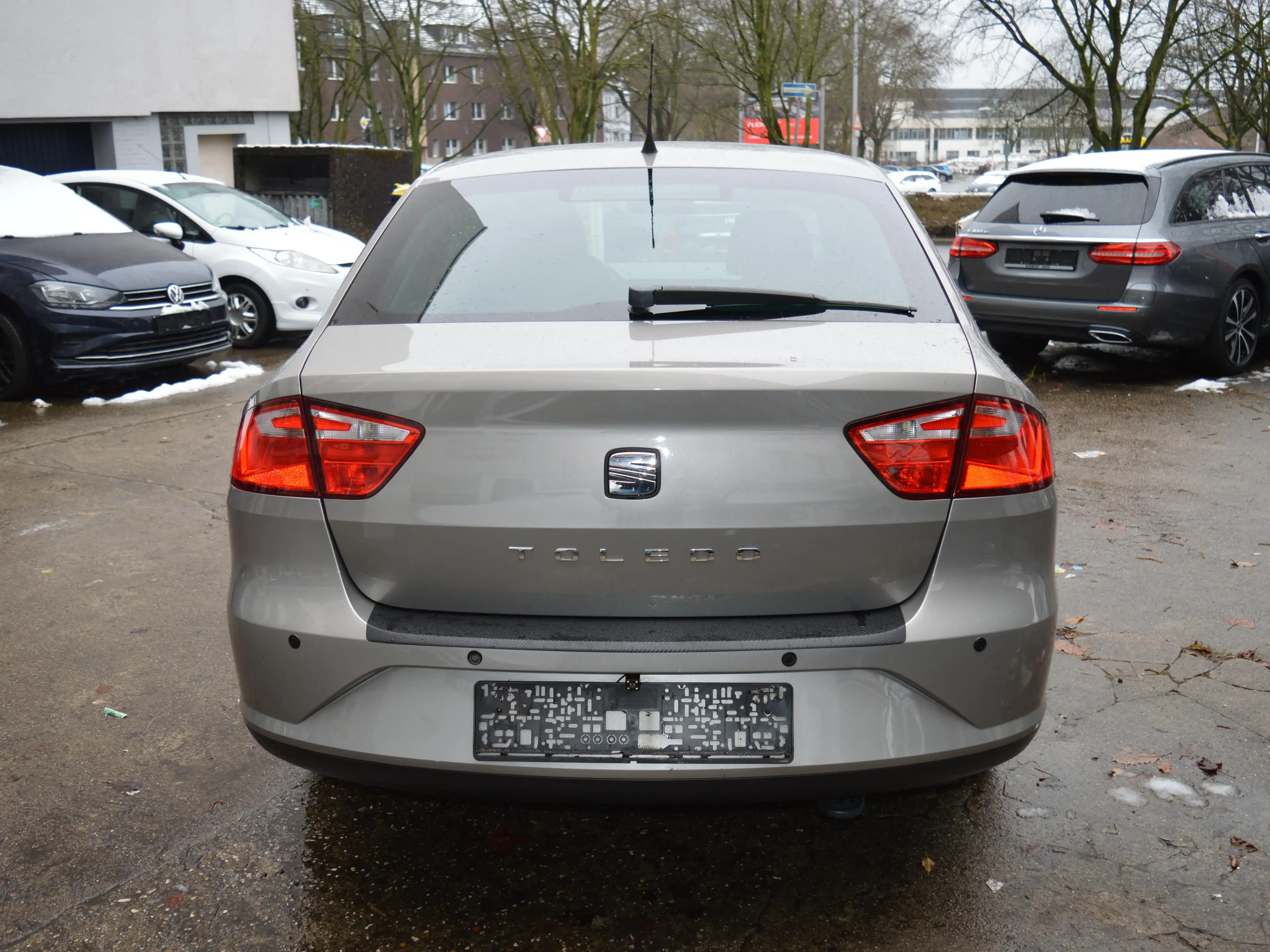 SEAT Toledo Toledo 1.2 TSI (Ecomotive) Start *PDC*Tempomat* — photo 8