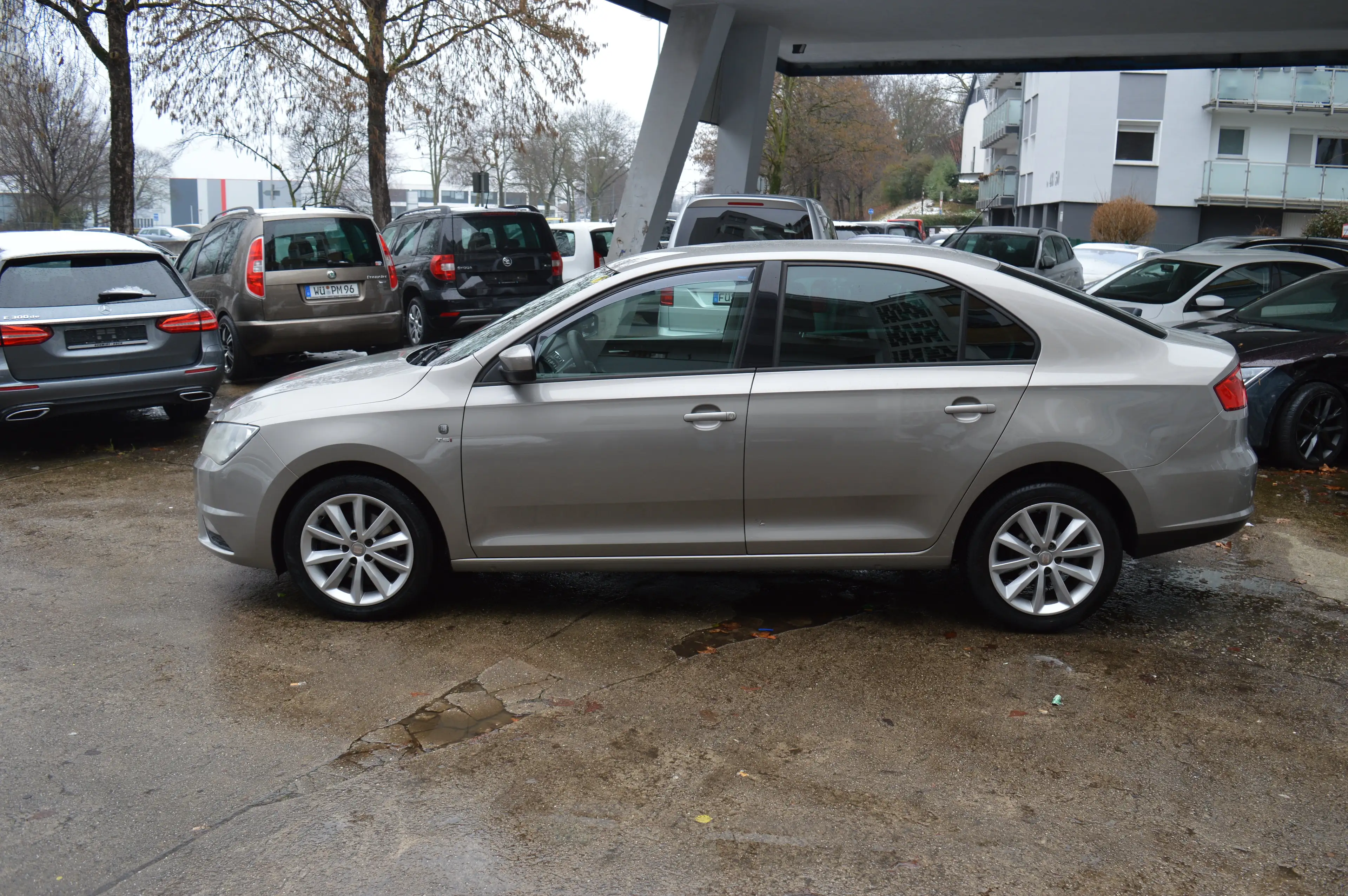 SEAT Toledo Toledo 1.2 TSI (Ecomotive) Start *PDC*Tempomat* — photo 3