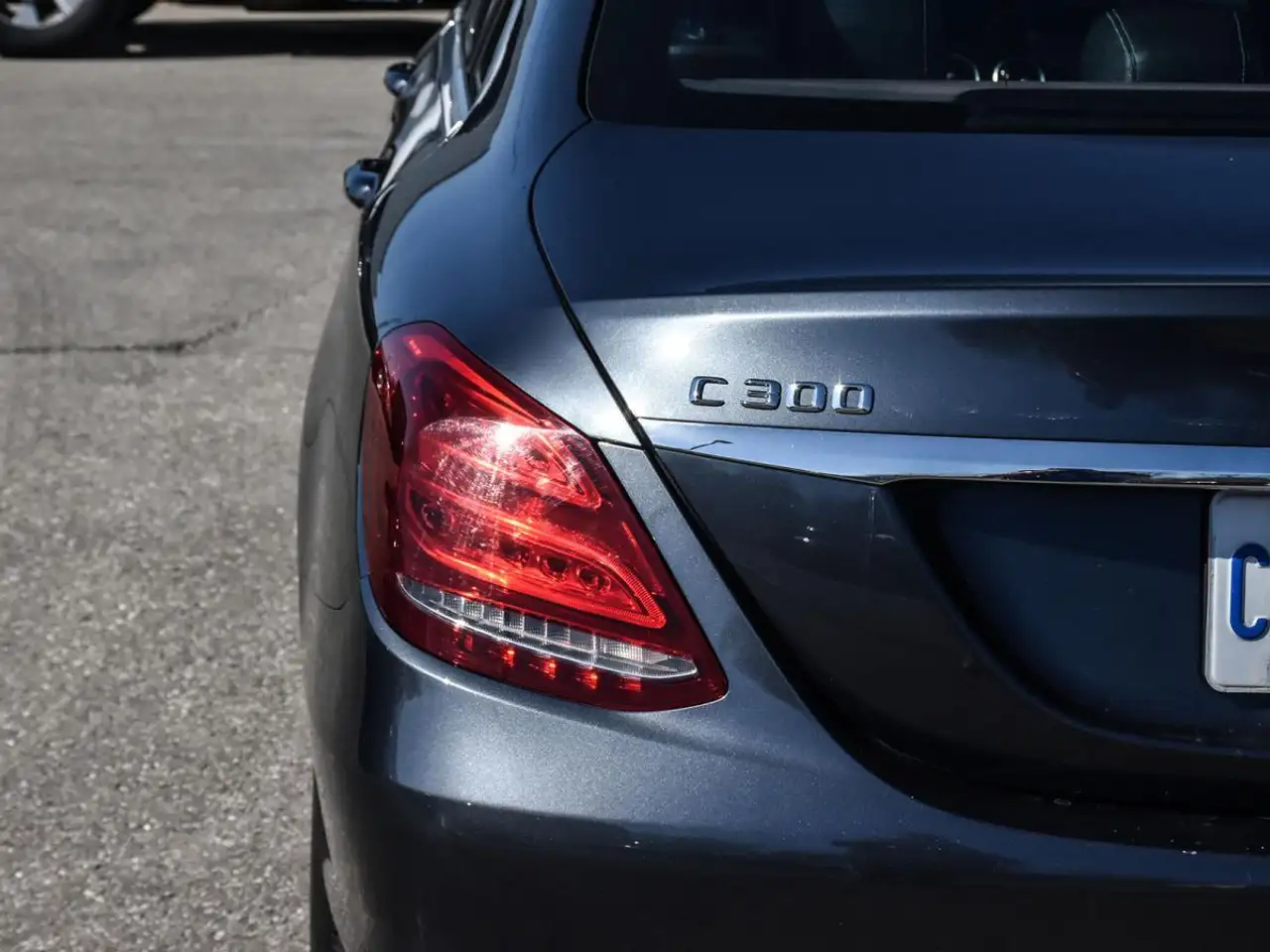 Mercedes-Benz C-Class снимка Mercedes-Benz C-Class