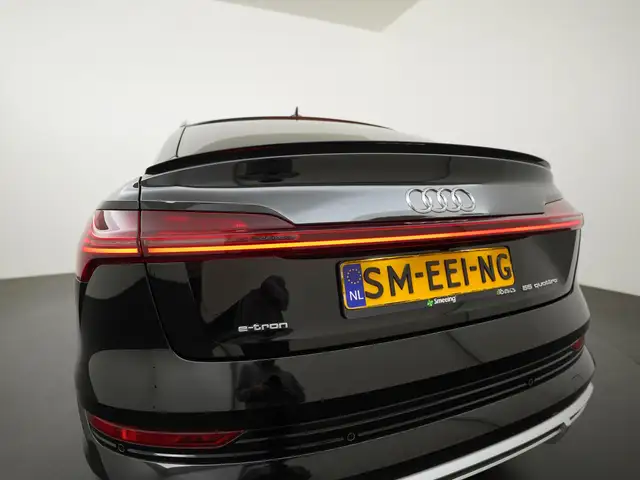Audi E-Tron view 29