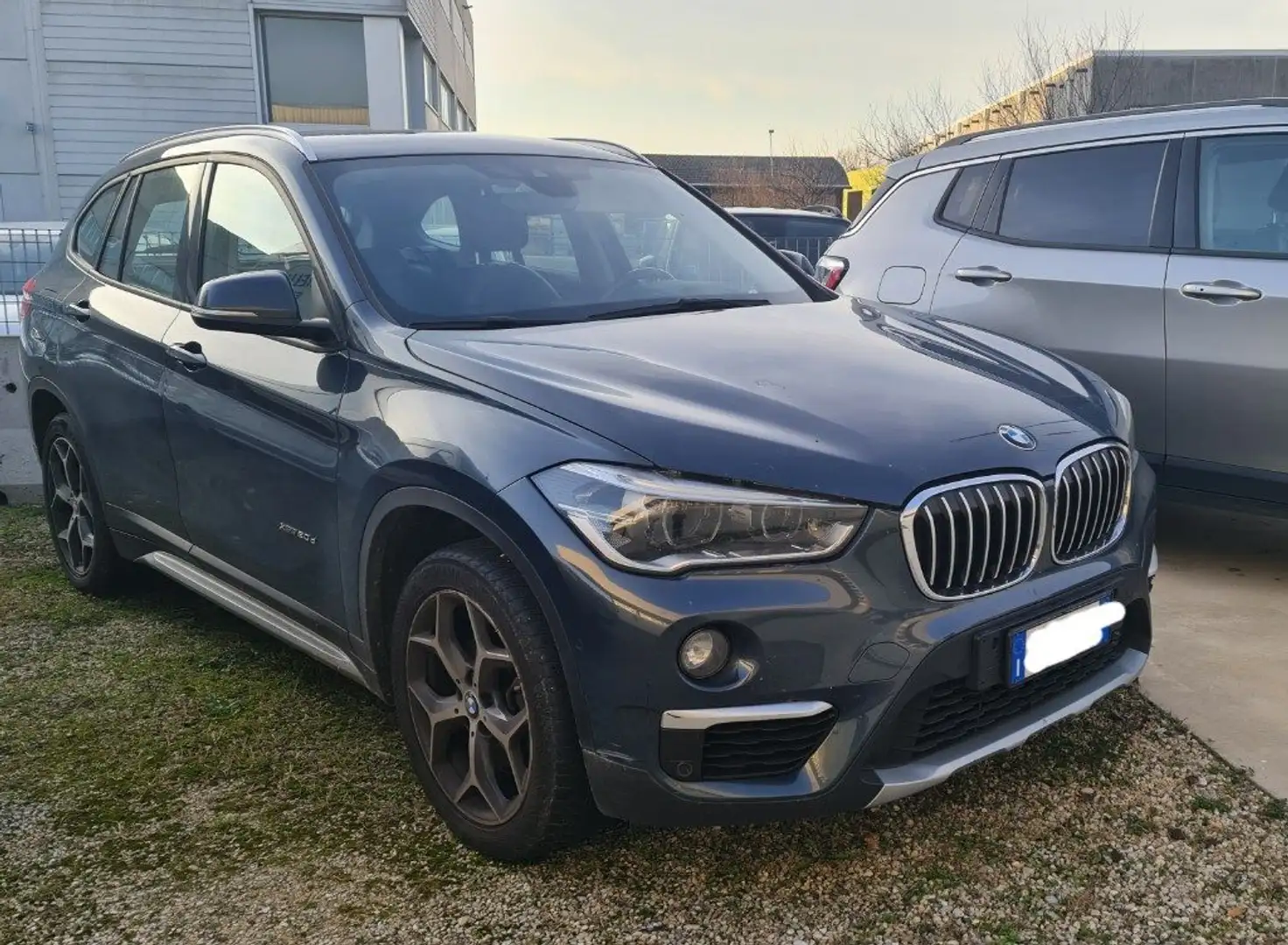 BMW X1 xDrive20d xLine Leggere Descrizione Gris - 1
