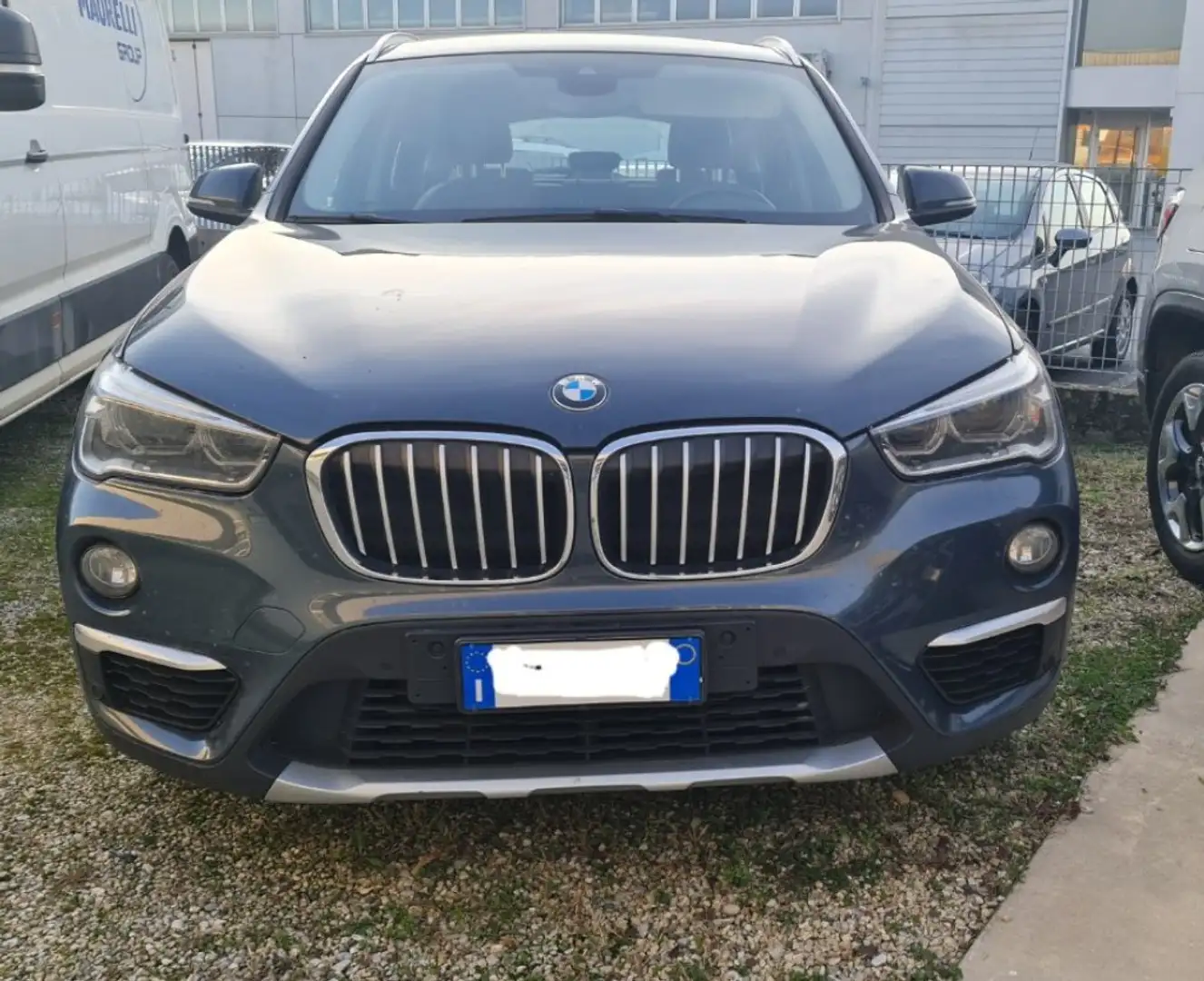BMW X1 xDrive20d xLine Leggere Descrizione Gris - 2