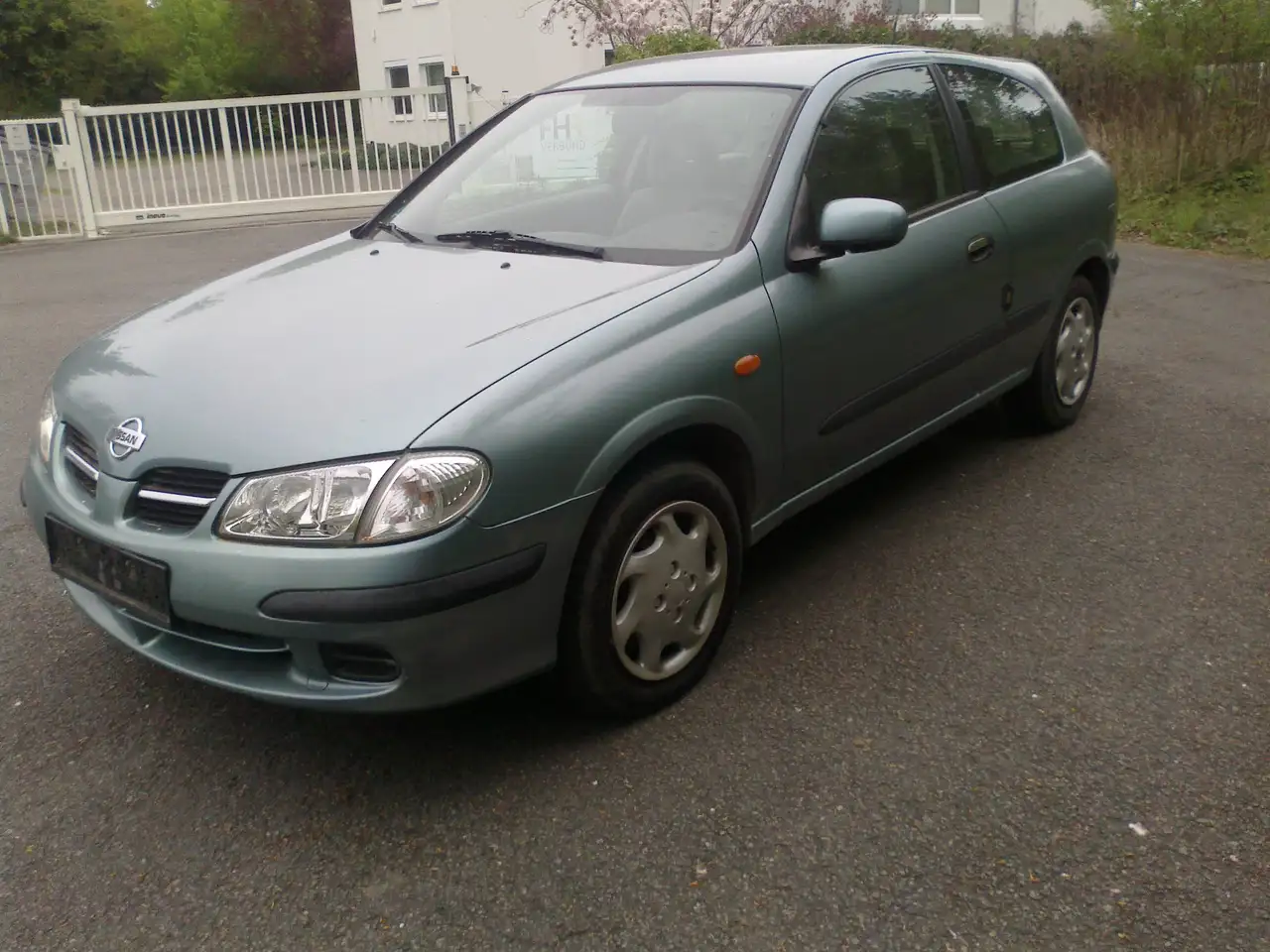 Nissan Almera