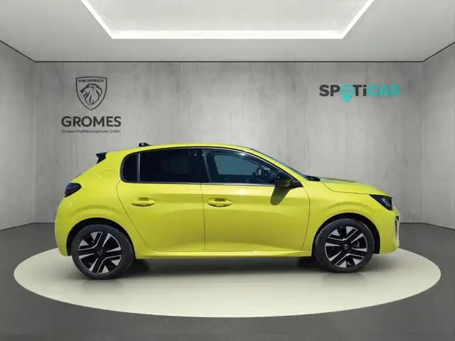 Peugeot 208 view 2
