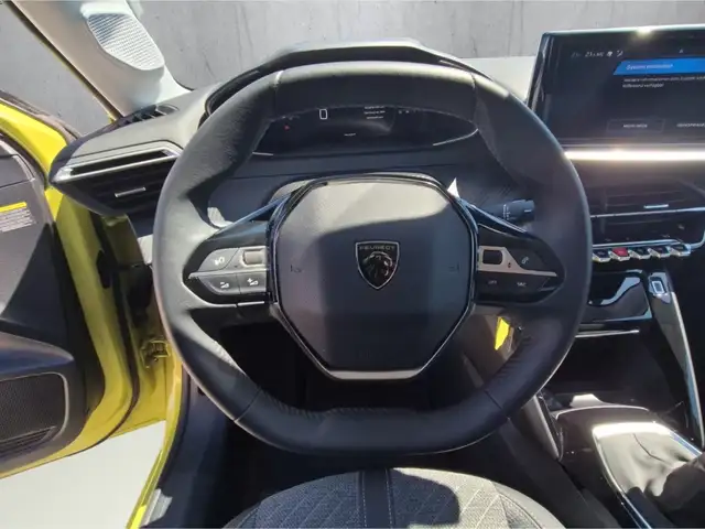 Peugeot 208 view 10