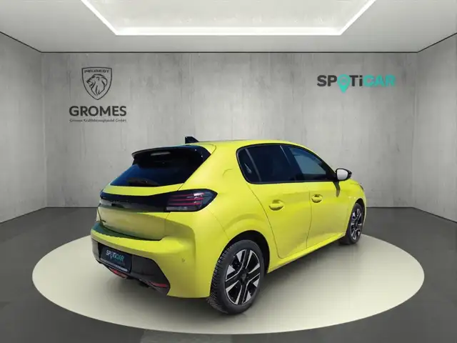 Peugeot 208 view 3