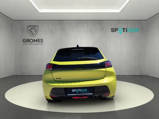 Peugeot 208 view 4