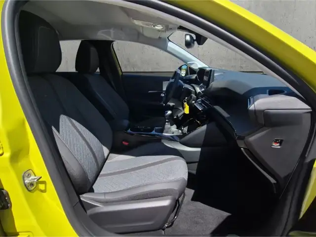 Peugeot 208 view 13