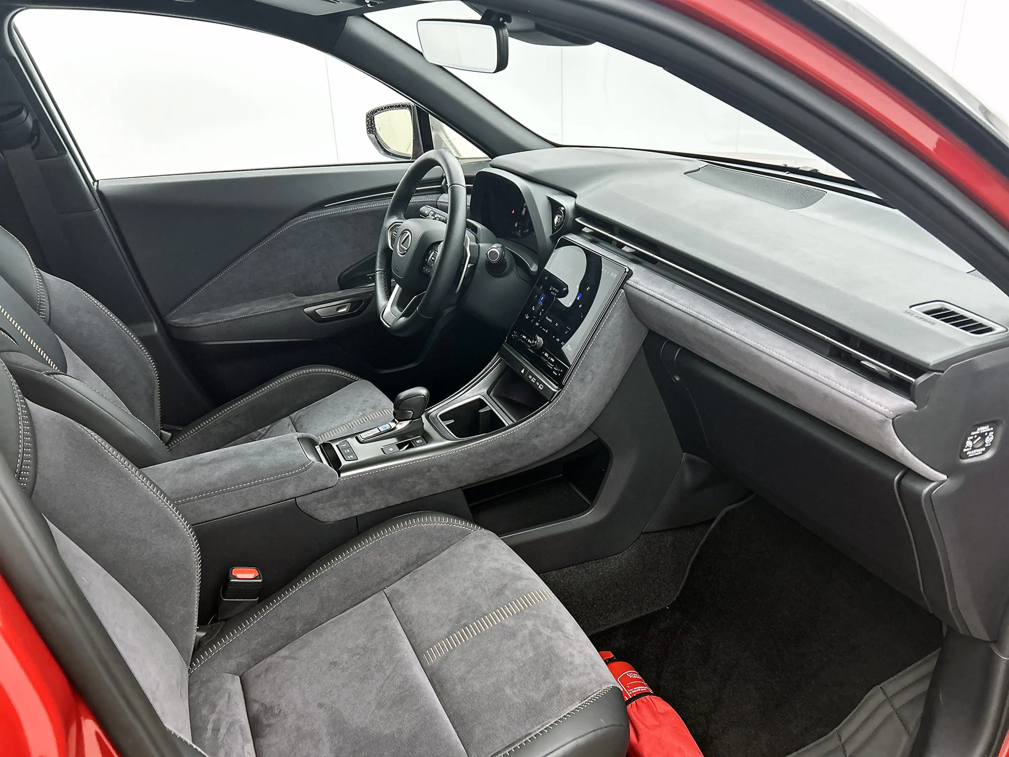 Lexus LBX Cool 2WD | Sensoren V+A | Blindspot | Stuur-Stoelv — photo 6