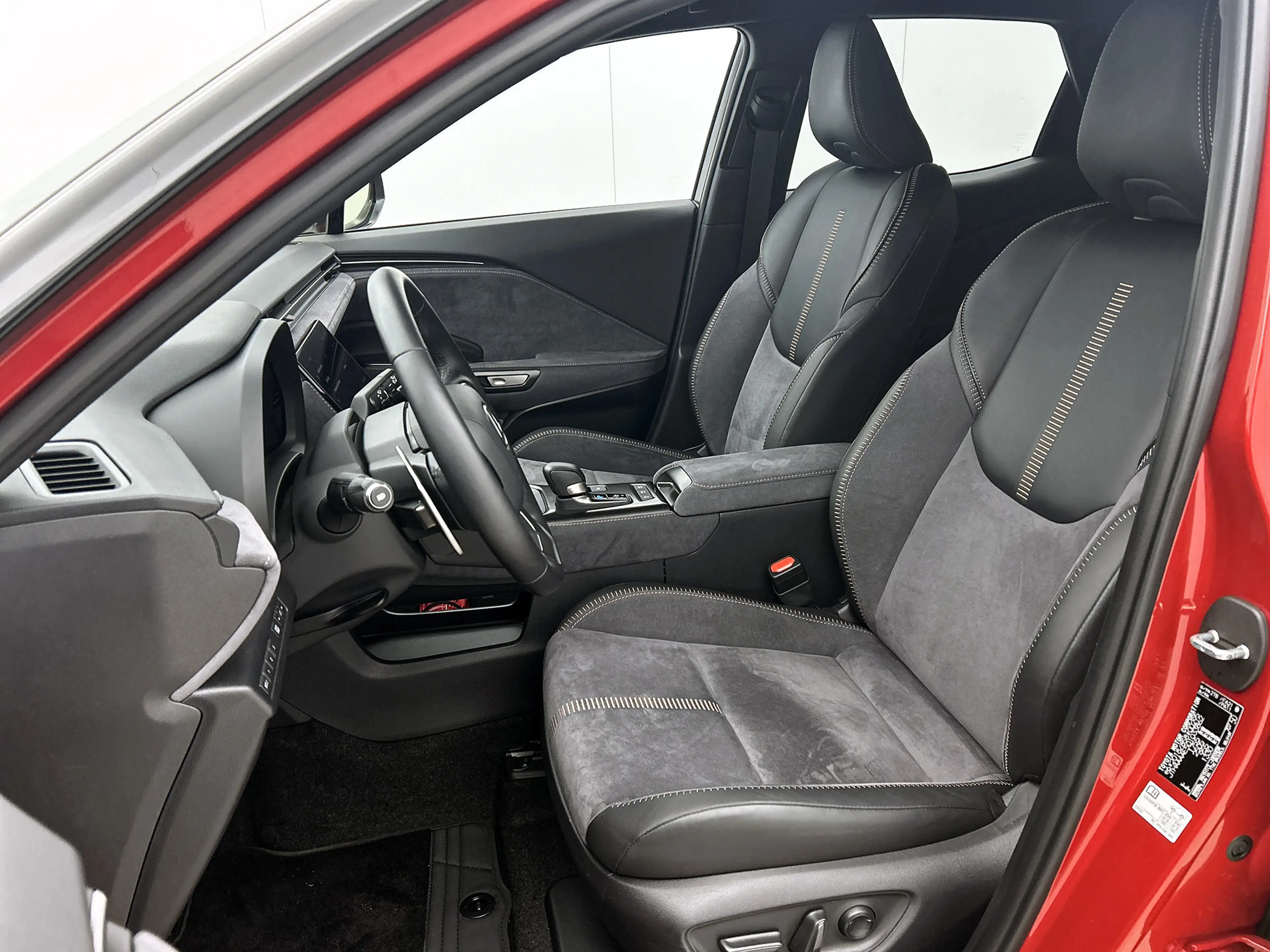 Lexus LBX Cool 2WD | Sensoren V+A | Blindspot | Stuur-Stoelv — photo 14